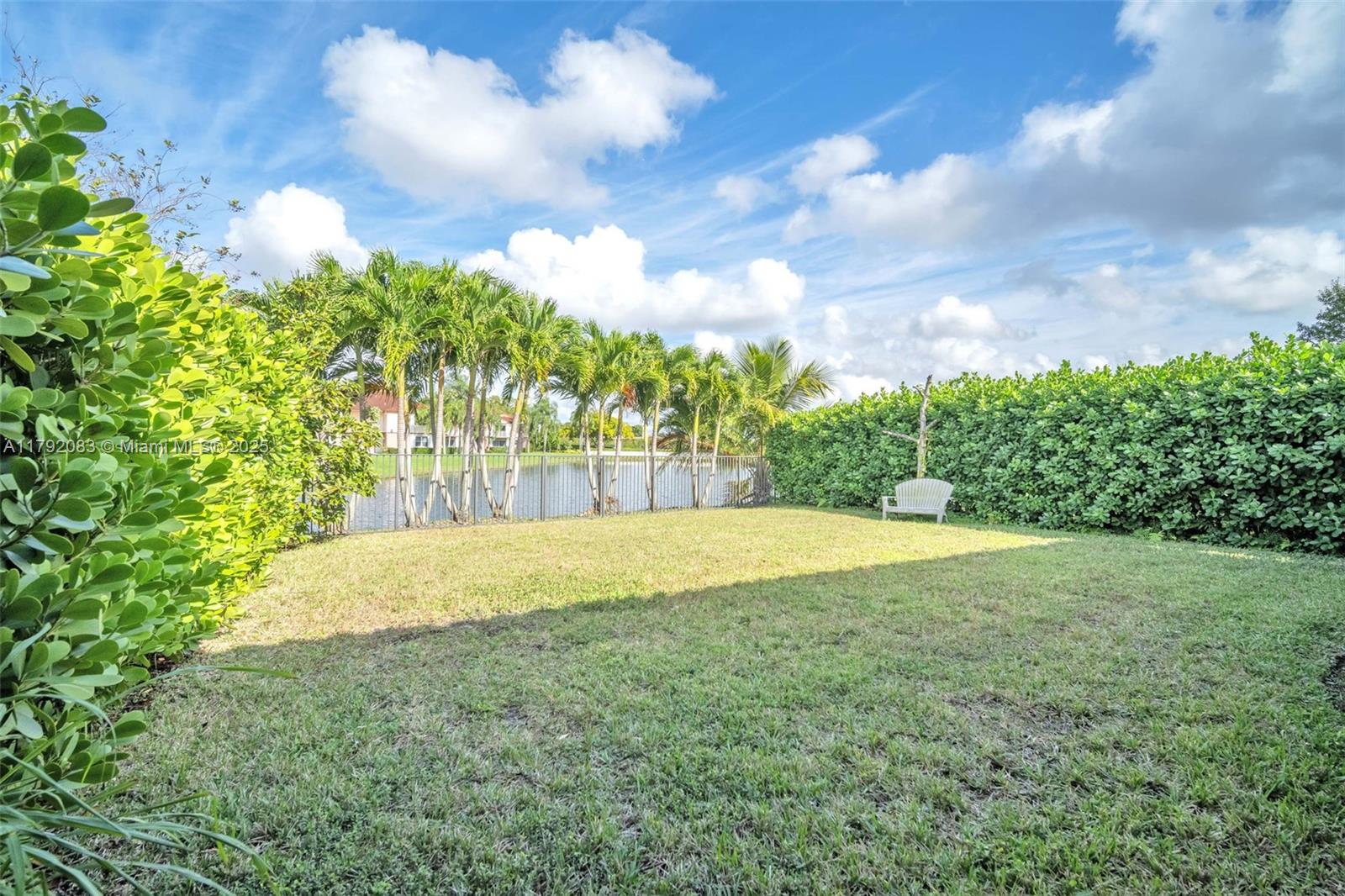 PEMBROKE LAKES SOUTH - Residential