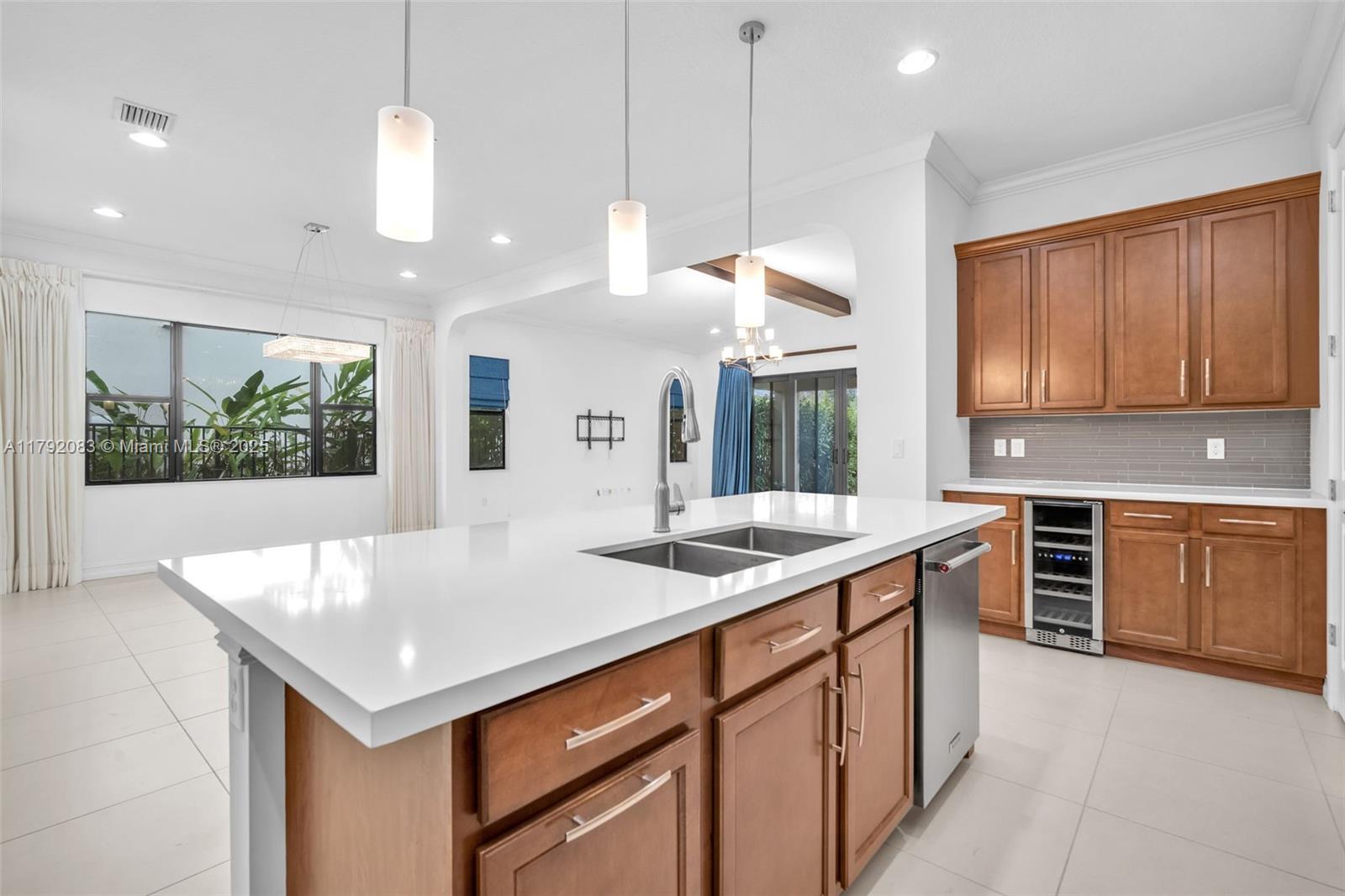 PEMBROKE LAKES SOUTH - Residential