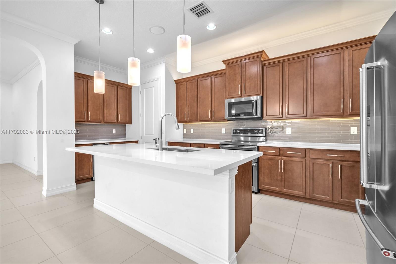 PEMBROKE LAKES SOUTH - Residential