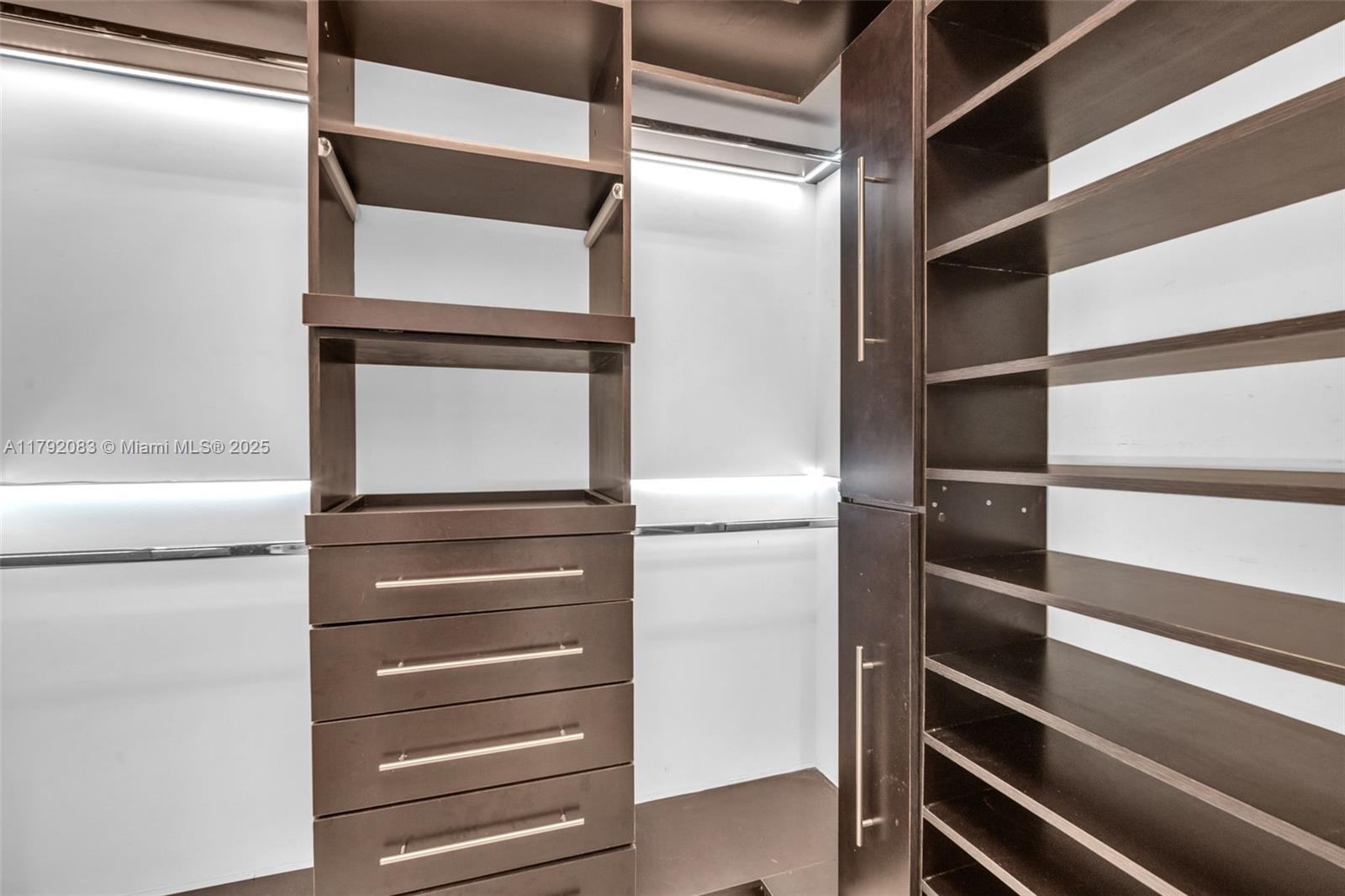 PEMBROKE LAKES SOUTH - Residential