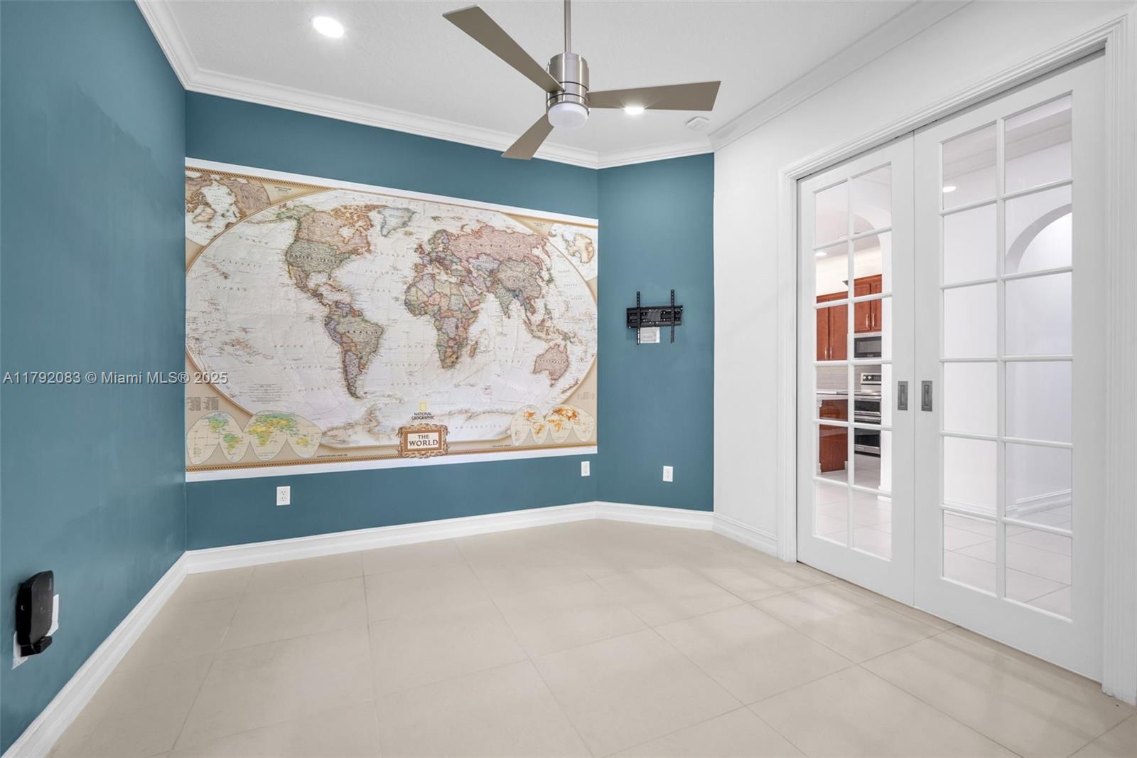 PEMBROKE LAKES SOUTH - Residential