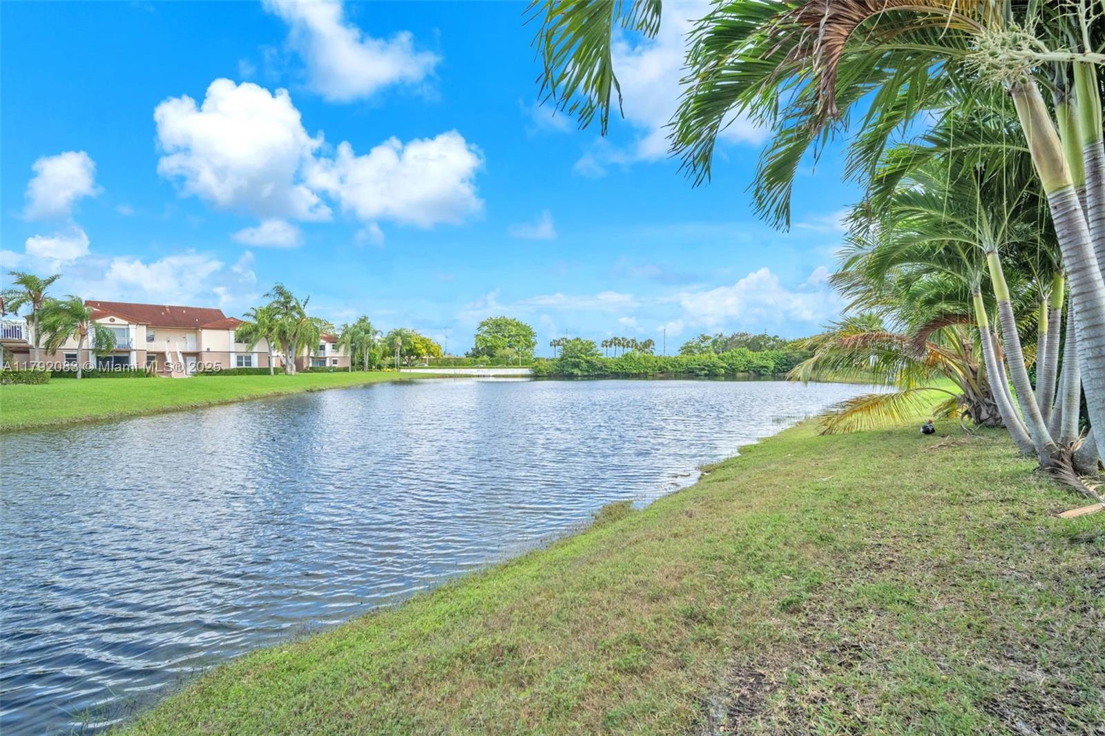 PEMBROKE LAKES SOUTH - Residential