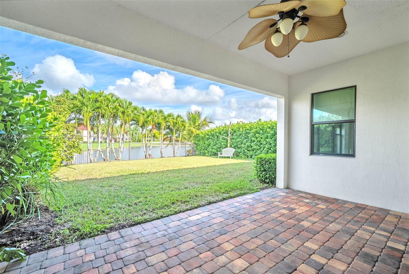 PEMBROKE LAKES SOUTH - Residential