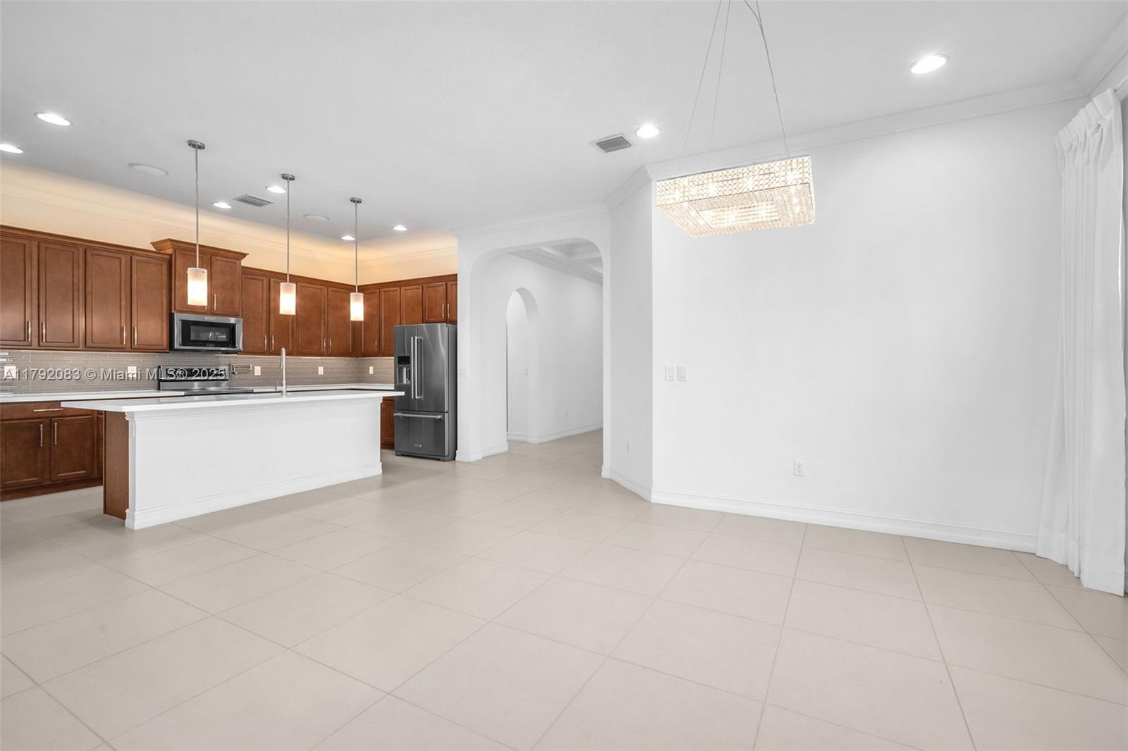 PEMBROKE LAKES SOUTH - Residential