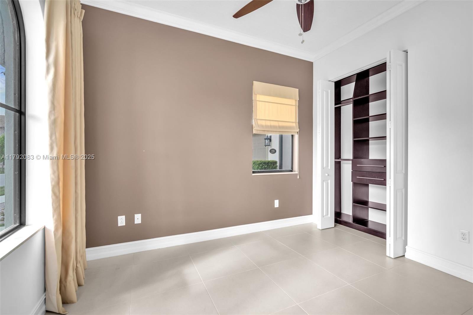 PEMBROKE LAKES SOUTH - Residential