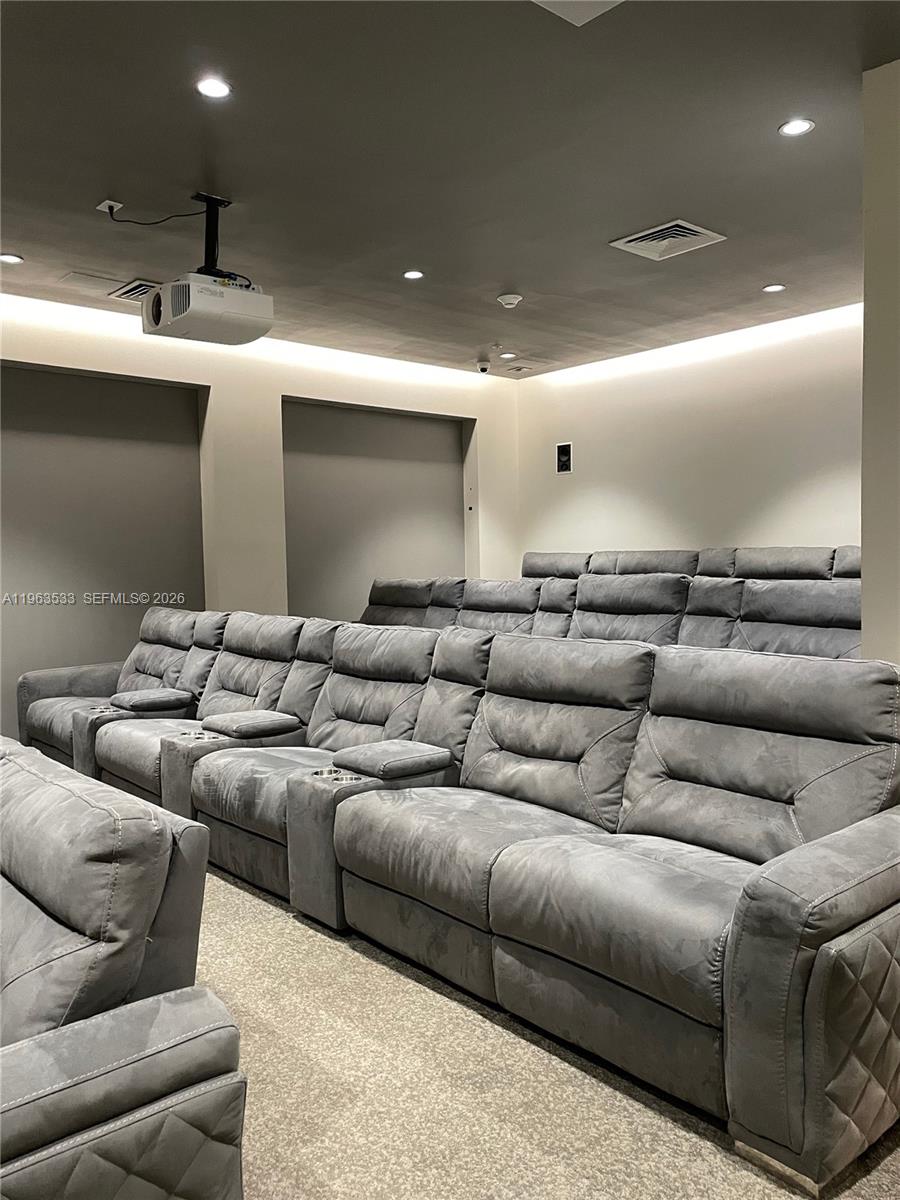 HARBOUR HOUSE - Residential