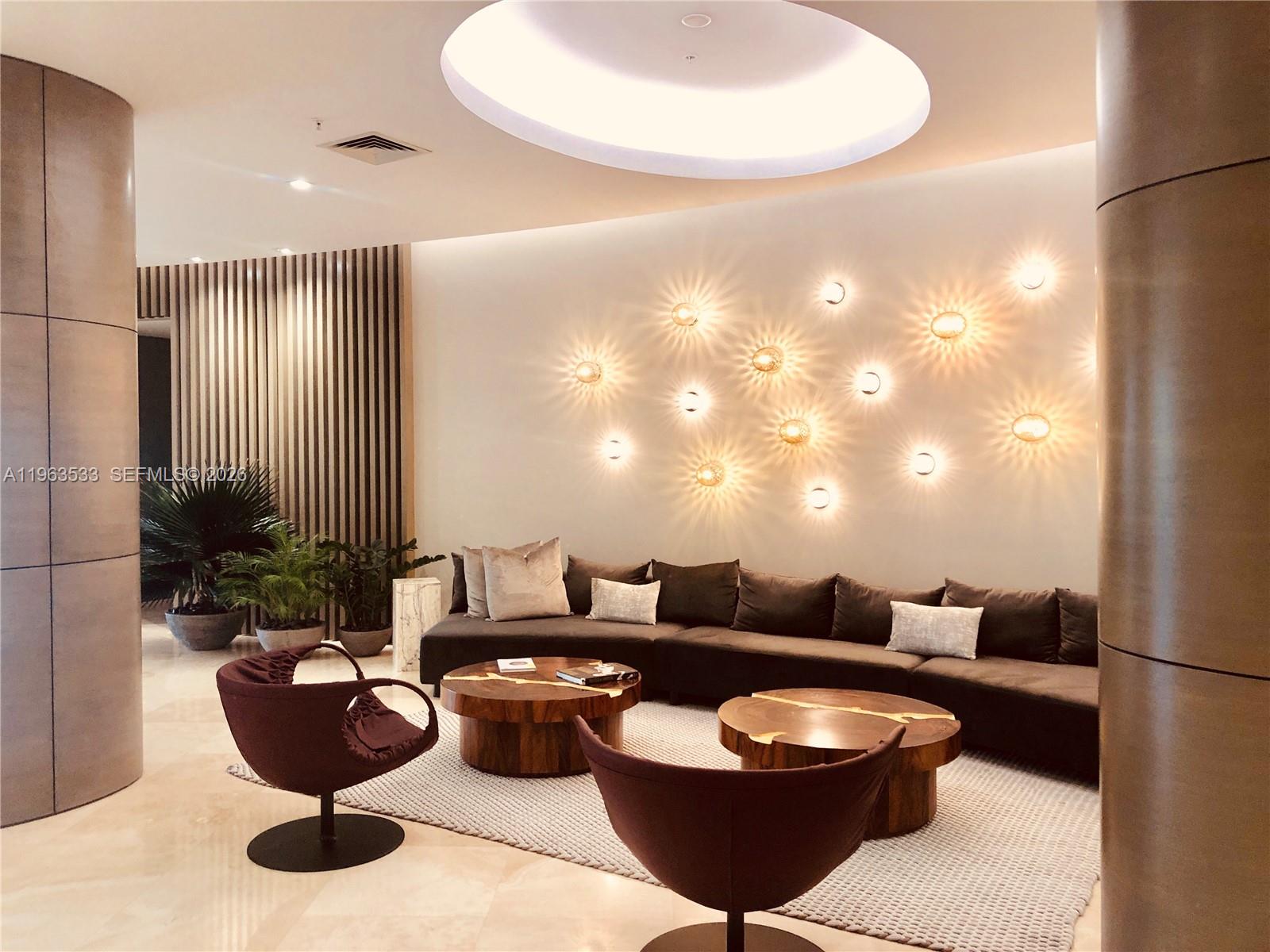 HARBOUR HOUSE - Residential