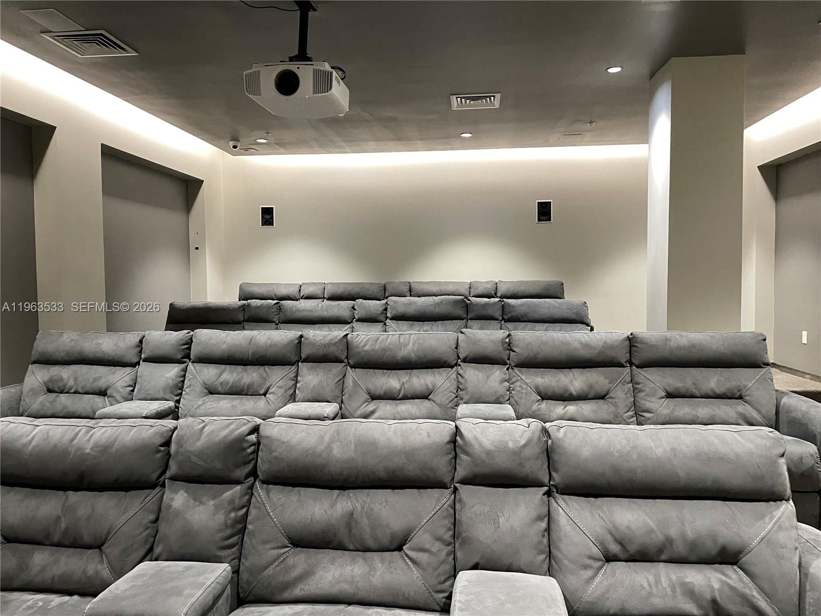 HARBOUR HOUSE - Residential