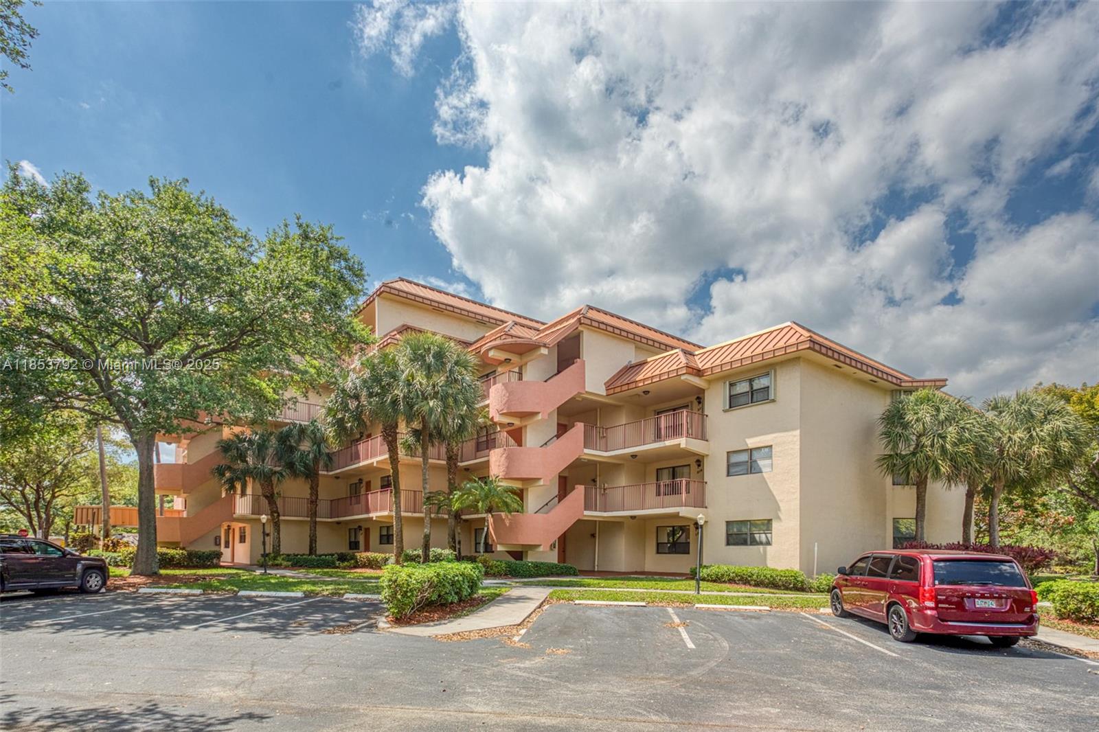 7401 NW 16th St 408