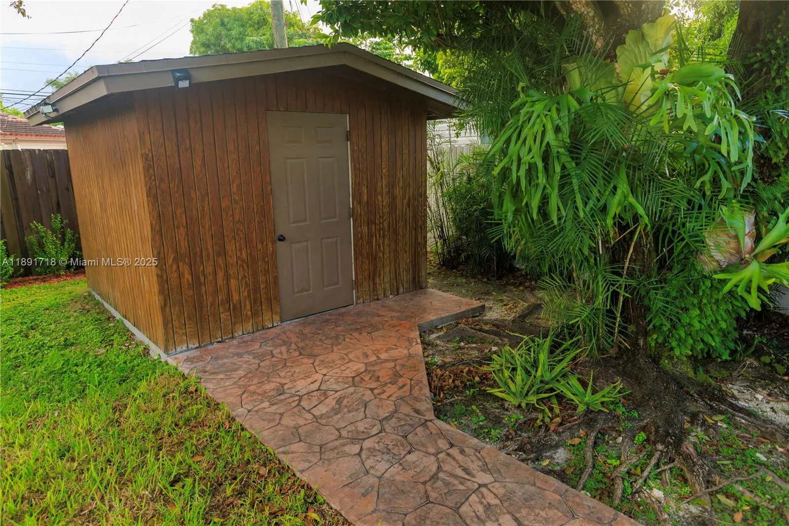 Miami, Florida 33155, United States, 3 Bedrooms Bedrooms, ,2 BathroomsBathrooms,Residential,Active,223601