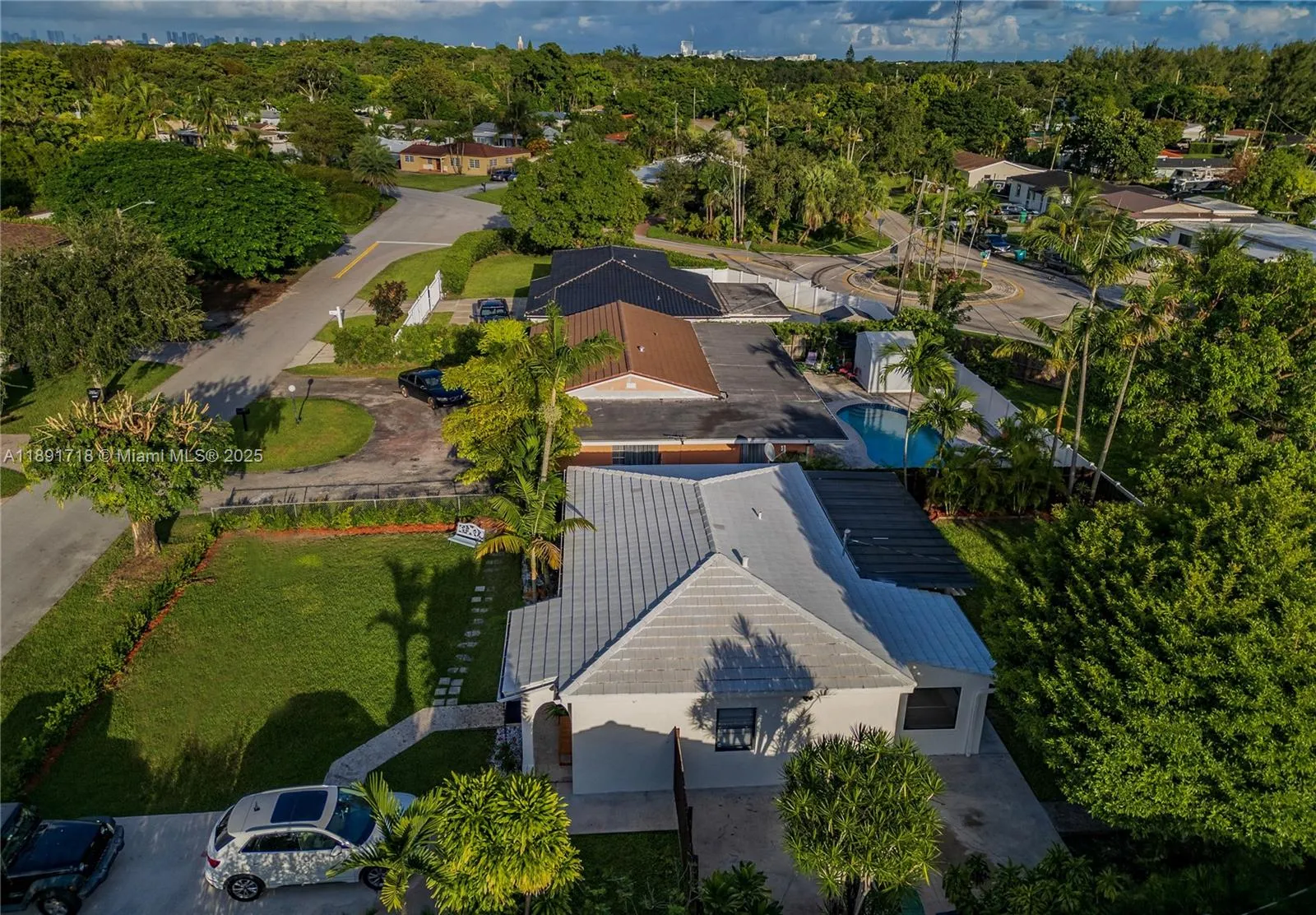 Miami, Florida 33155, United States, 3 Bedrooms Bedrooms, ,2 BathroomsBathrooms,Residential,Active,223601