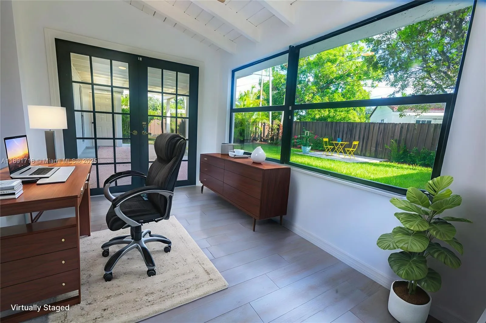 Miami, Florida 33155, United States, 3 Bedrooms Bedrooms, ,2 BathroomsBathrooms,Residential,Active,223601