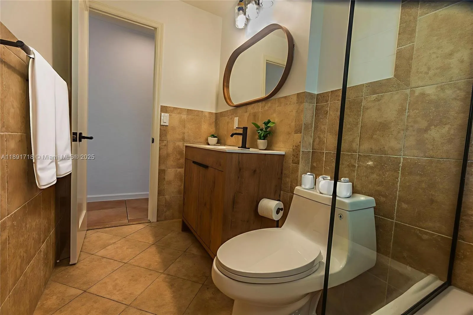 Miami, Florida 33155, United States, 3 Bedrooms Bedrooms, ,2 BathroomsBathrooms,Residential,Active,223601