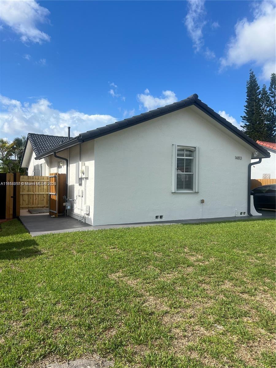 Modern efficiency for rent, all utilities are included, 1 parking space.