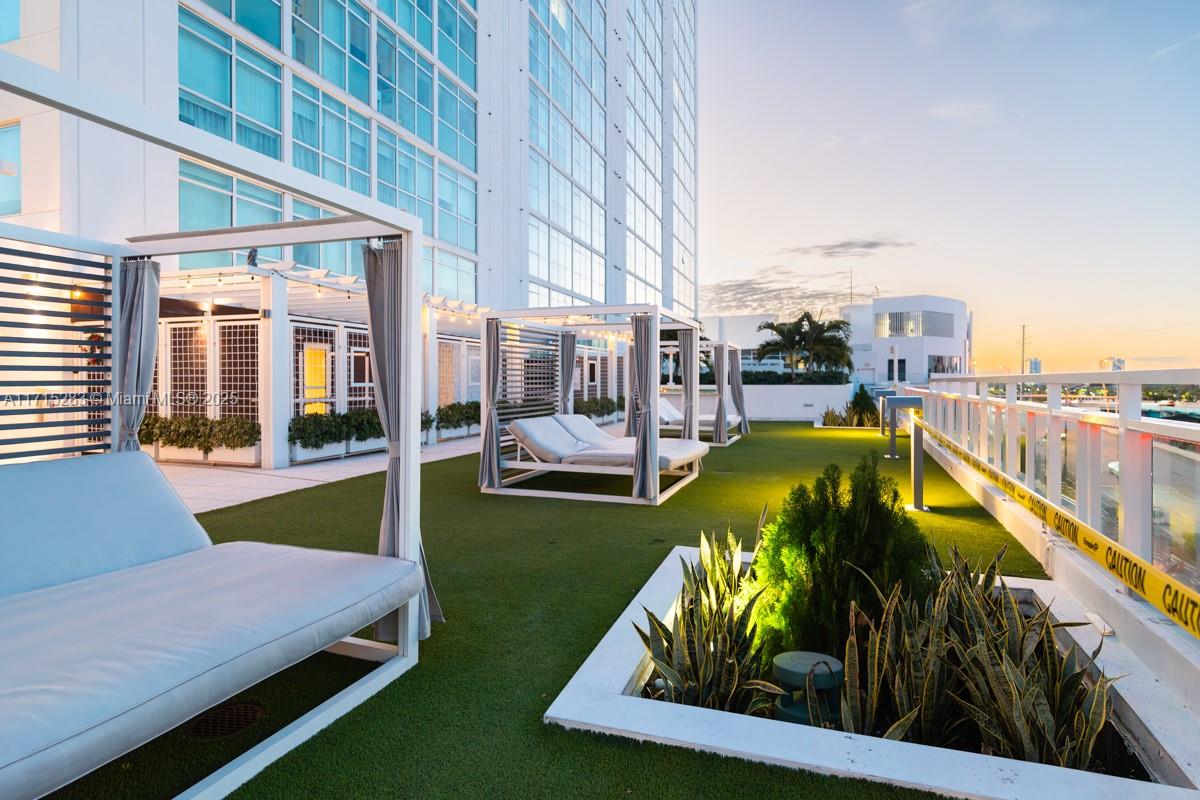 400 SUNNY ISLES CONDO WES - Residential