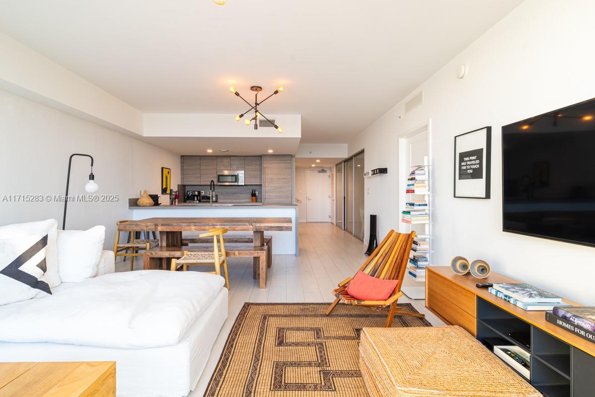 400 SUNNY ISLES CONDO WES - Residential