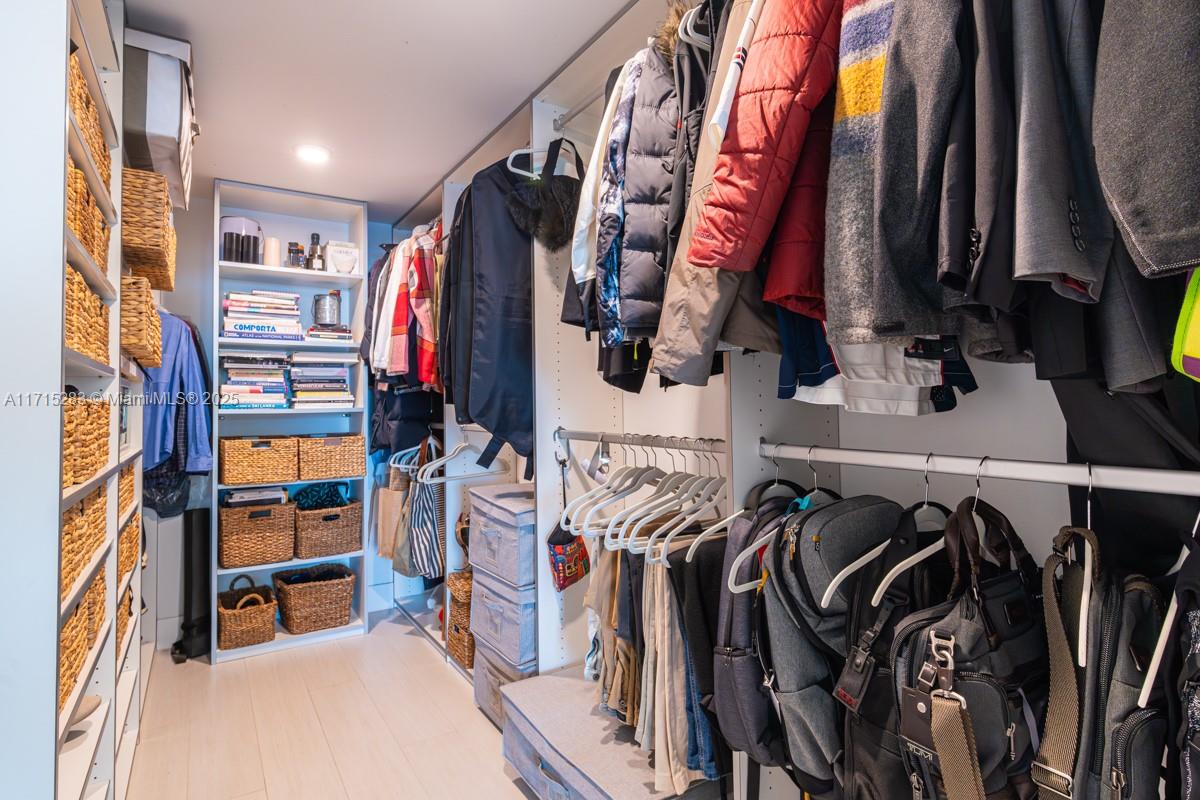 400 SUNNY ISLES CONDO WES - Residential