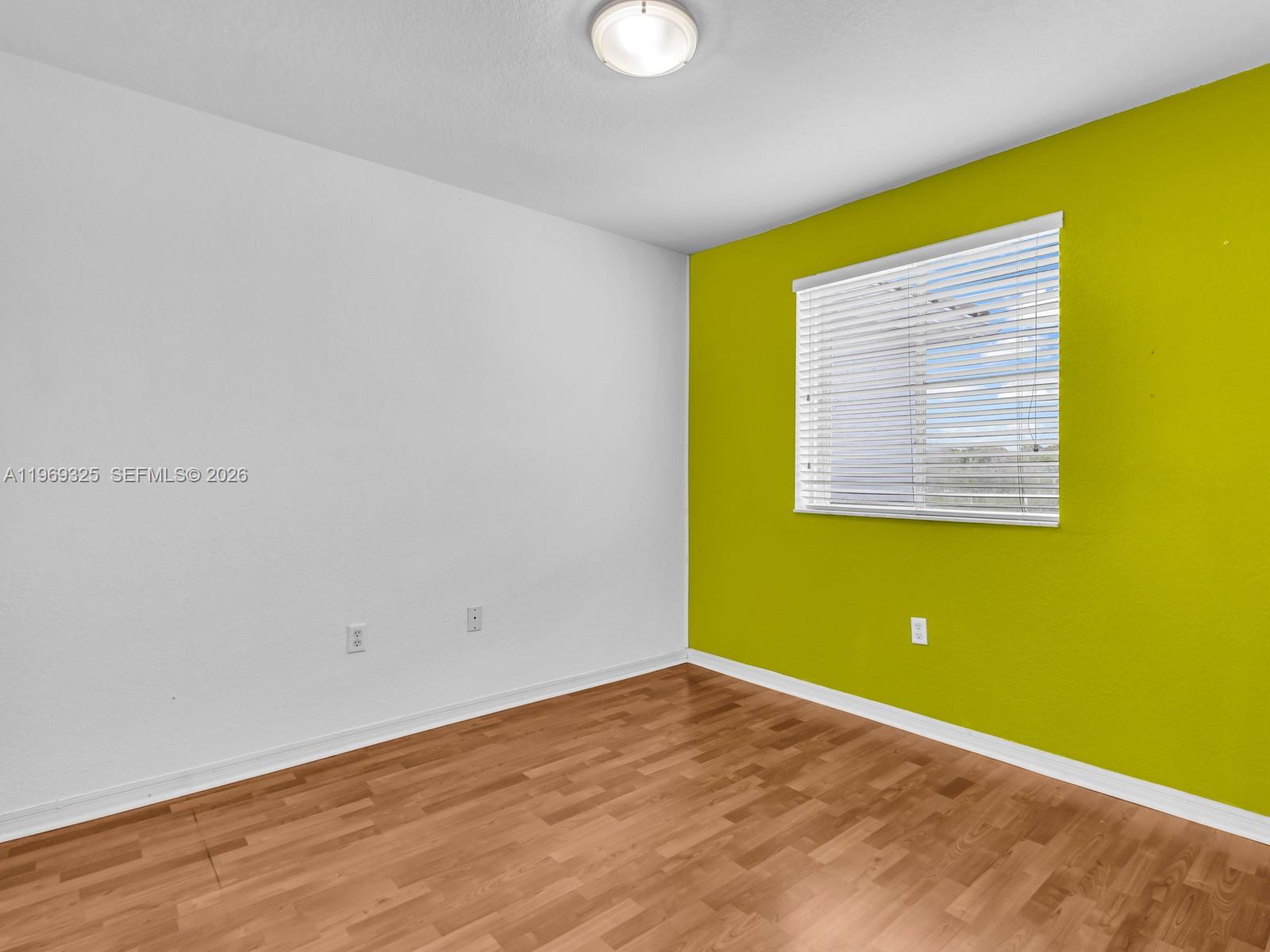 DIMENSIONS AT DORAL - Residential Lease