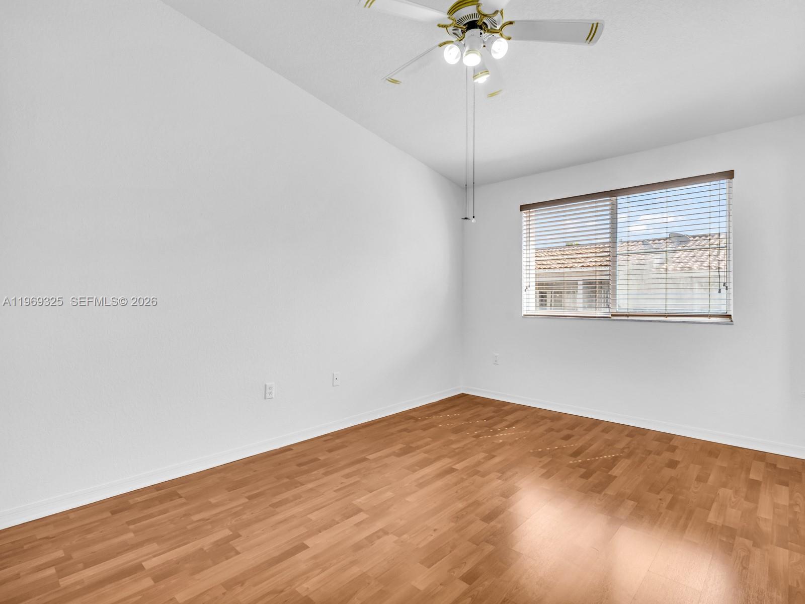 DIMENSIONS AT DORAL - Residential Lease