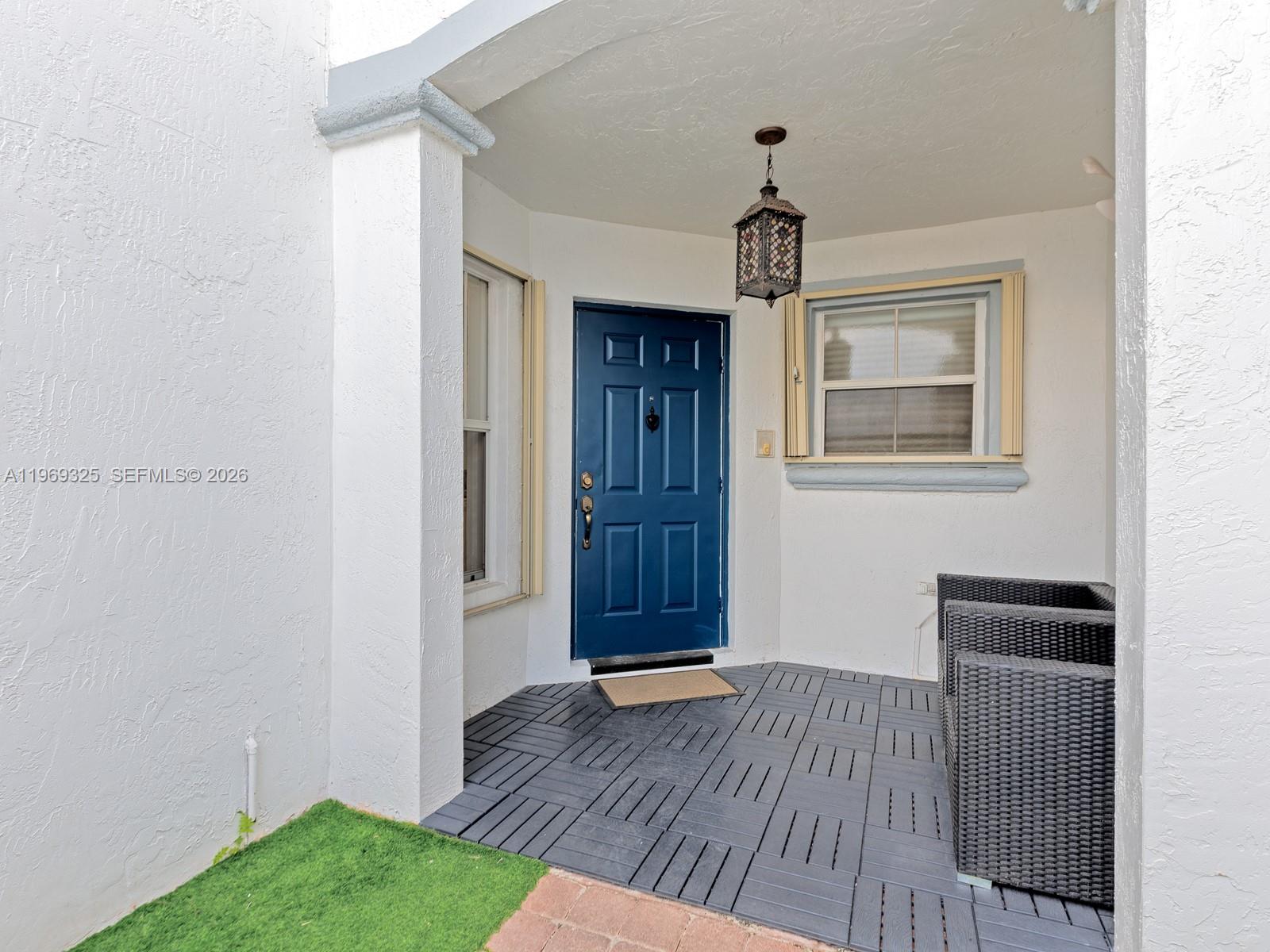 DIMENSIONS AT DORAL - Residential Lease