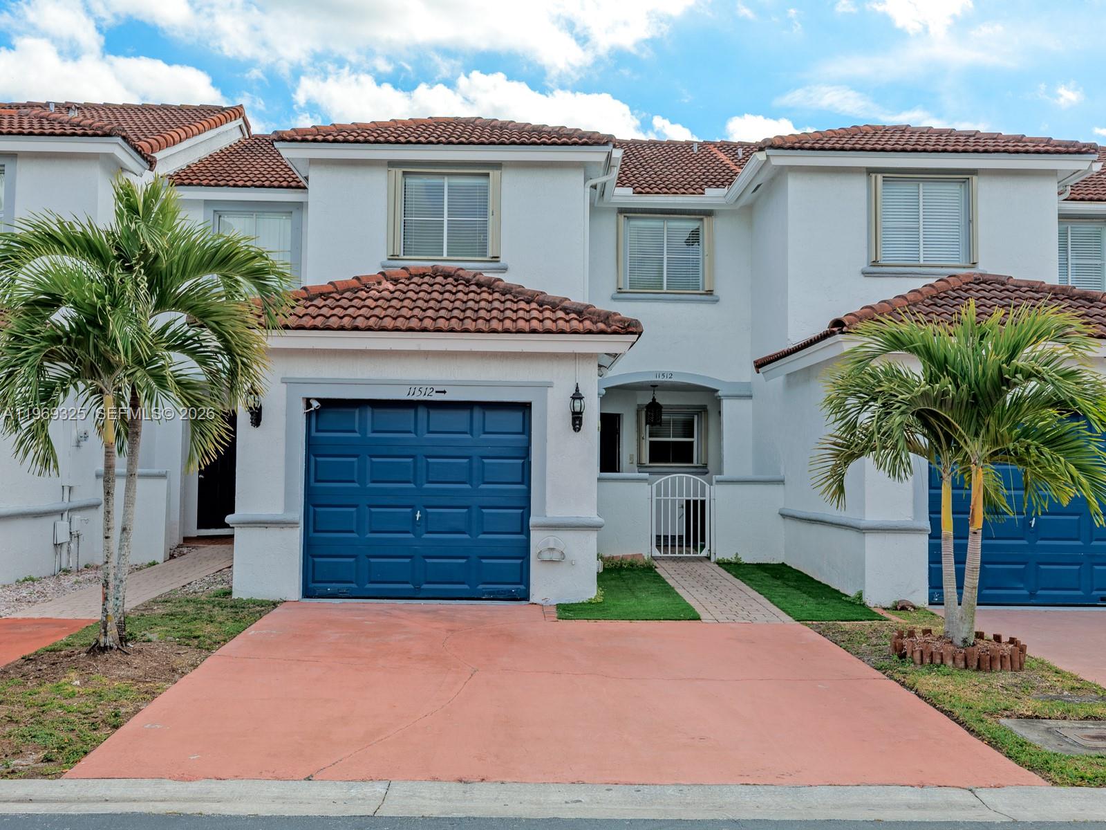 DIMENSIONS AT DORAL - Residential Lease