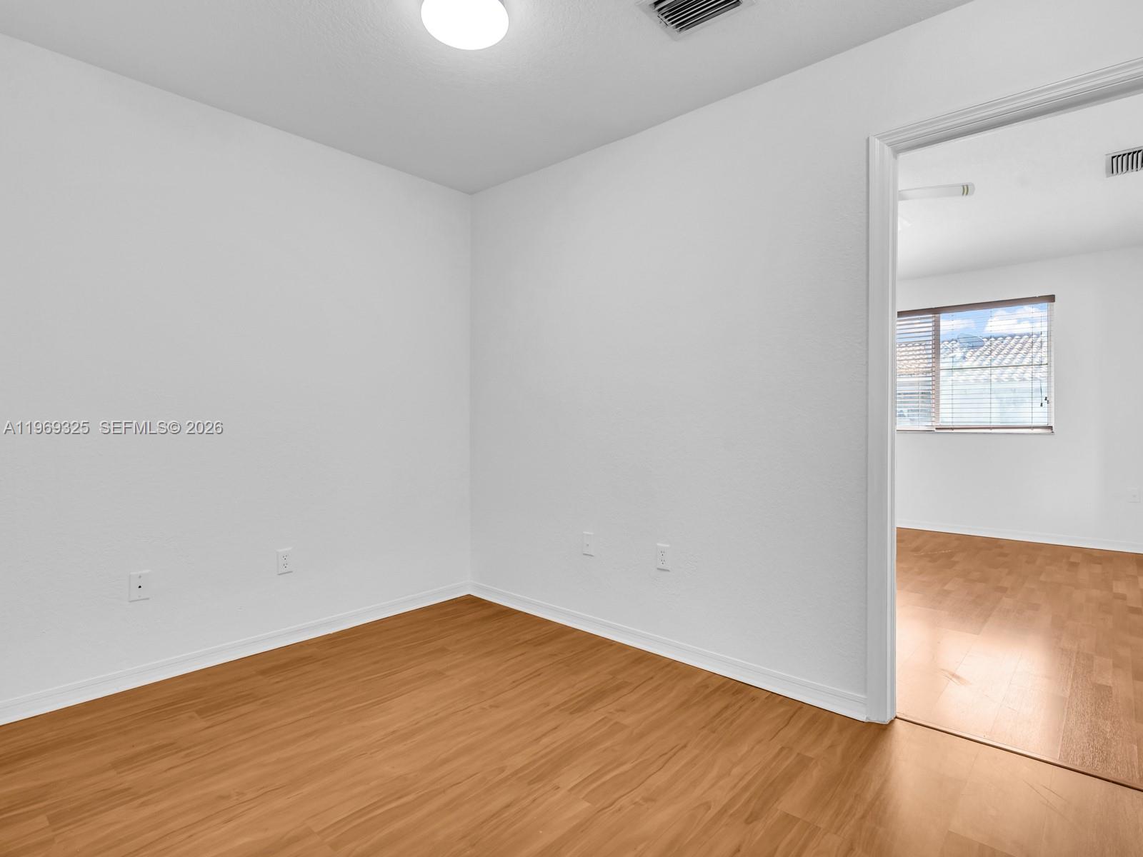 DIMENSIONS AT DORAL - Residential Lease