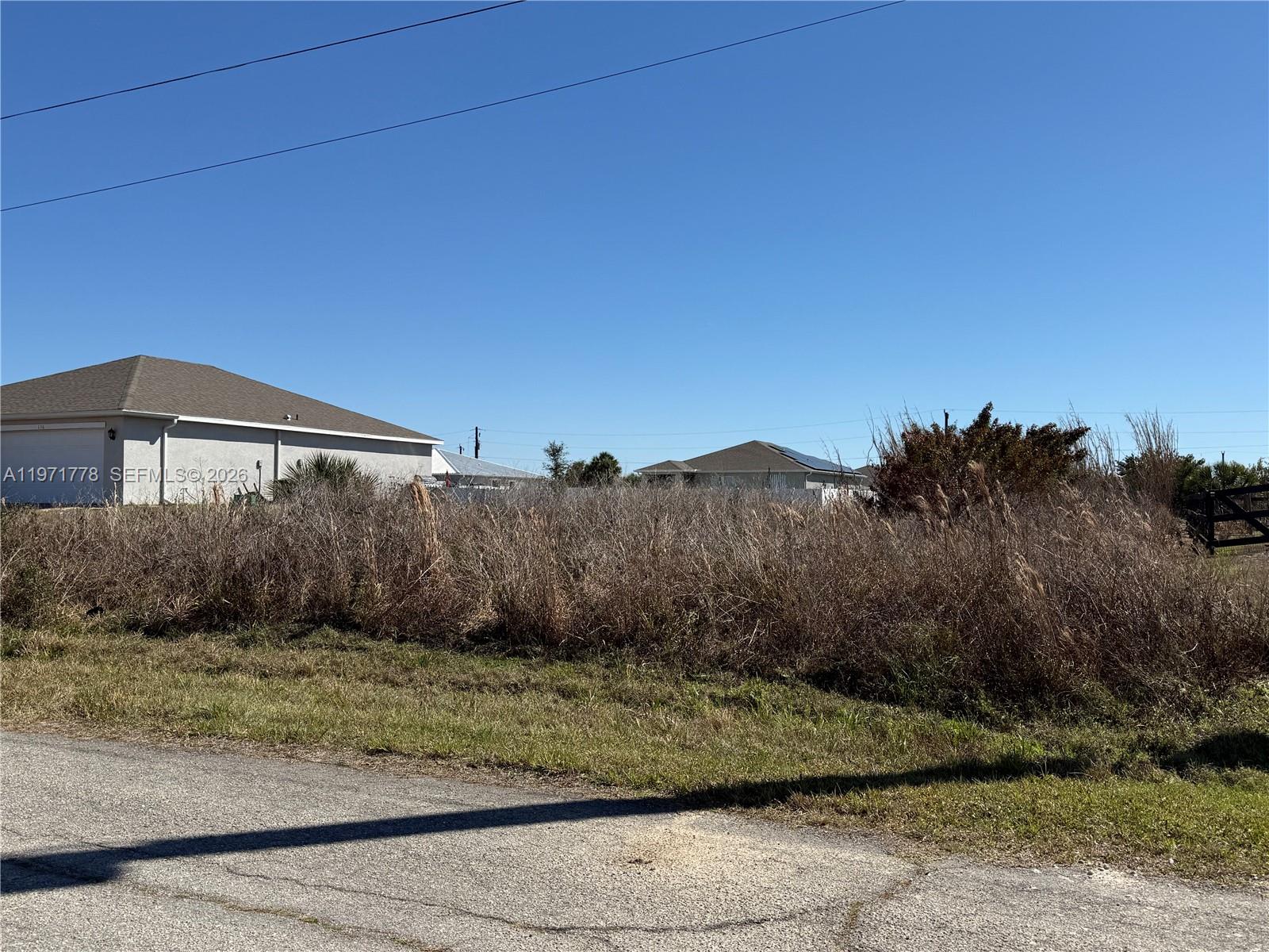 BANYAN VILLAGE - Land