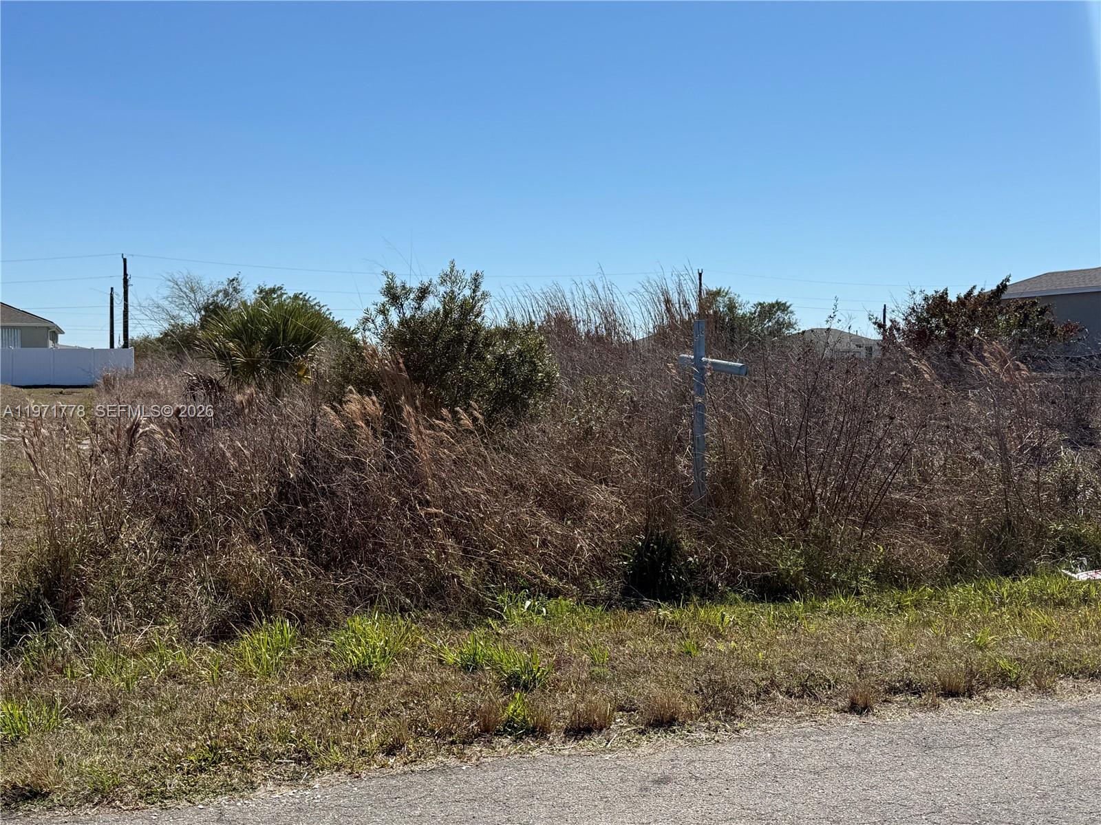 BANYAN VILLAGE - Land