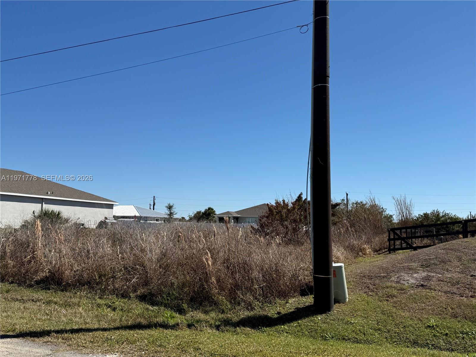 BANYAN VILLAGE - Land