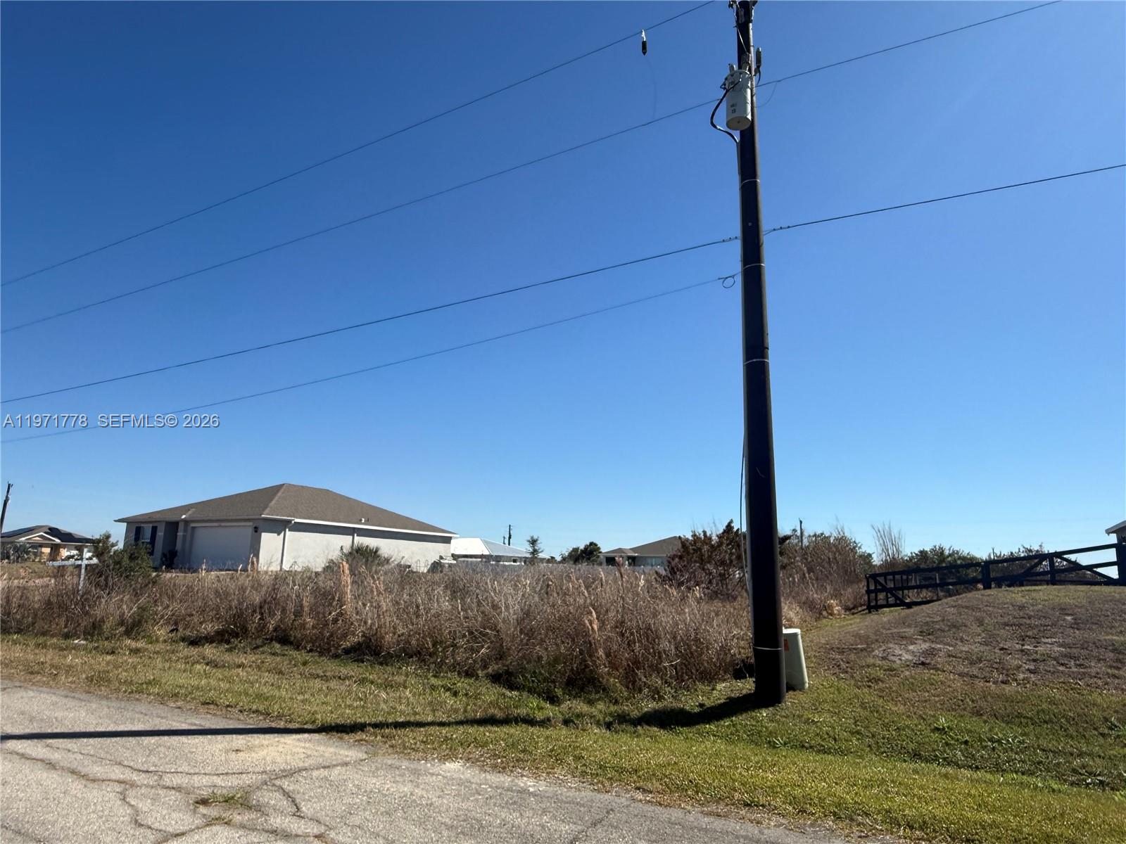 BANYAN VILLAGE - Land