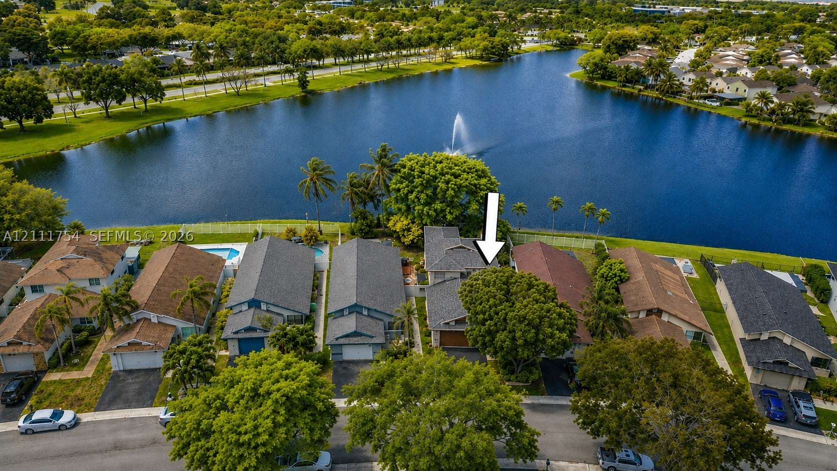 527 Lakeside Cir, Sunrise FL 33326
