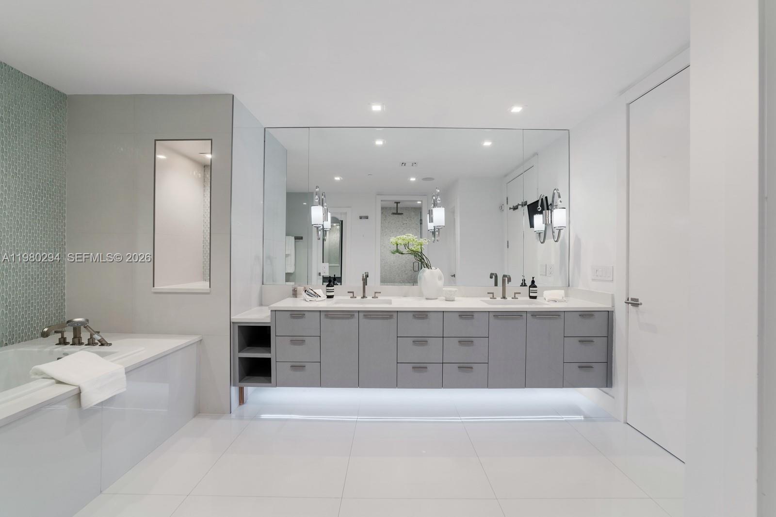 THE RESIDENCES AT THE BAT - Residential