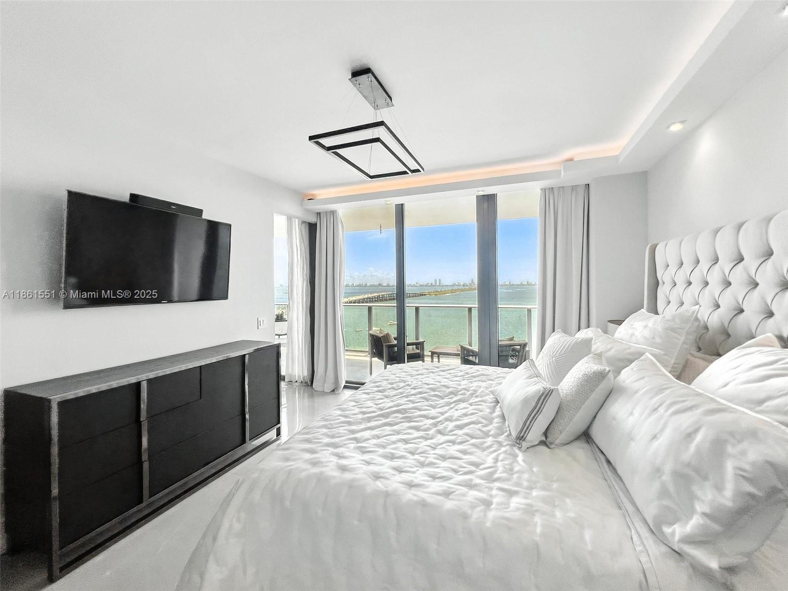 ONE PARAISO - Residential