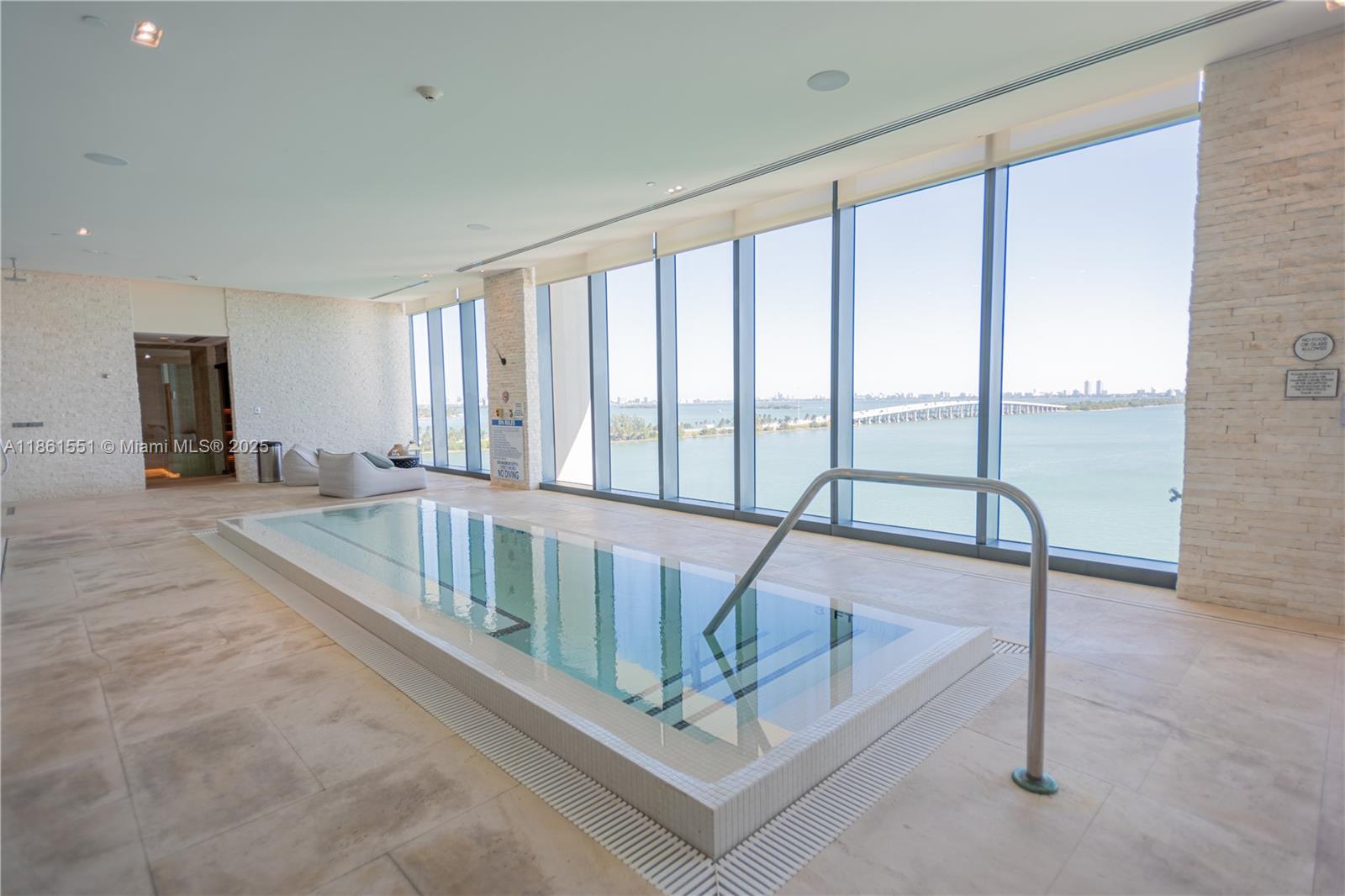 ONE PARAISO - Residential