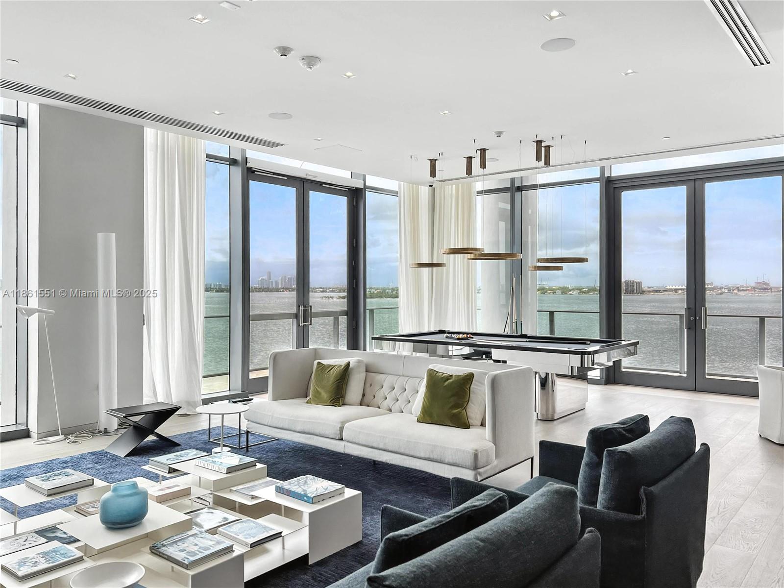 ONE PARAISO - Residential