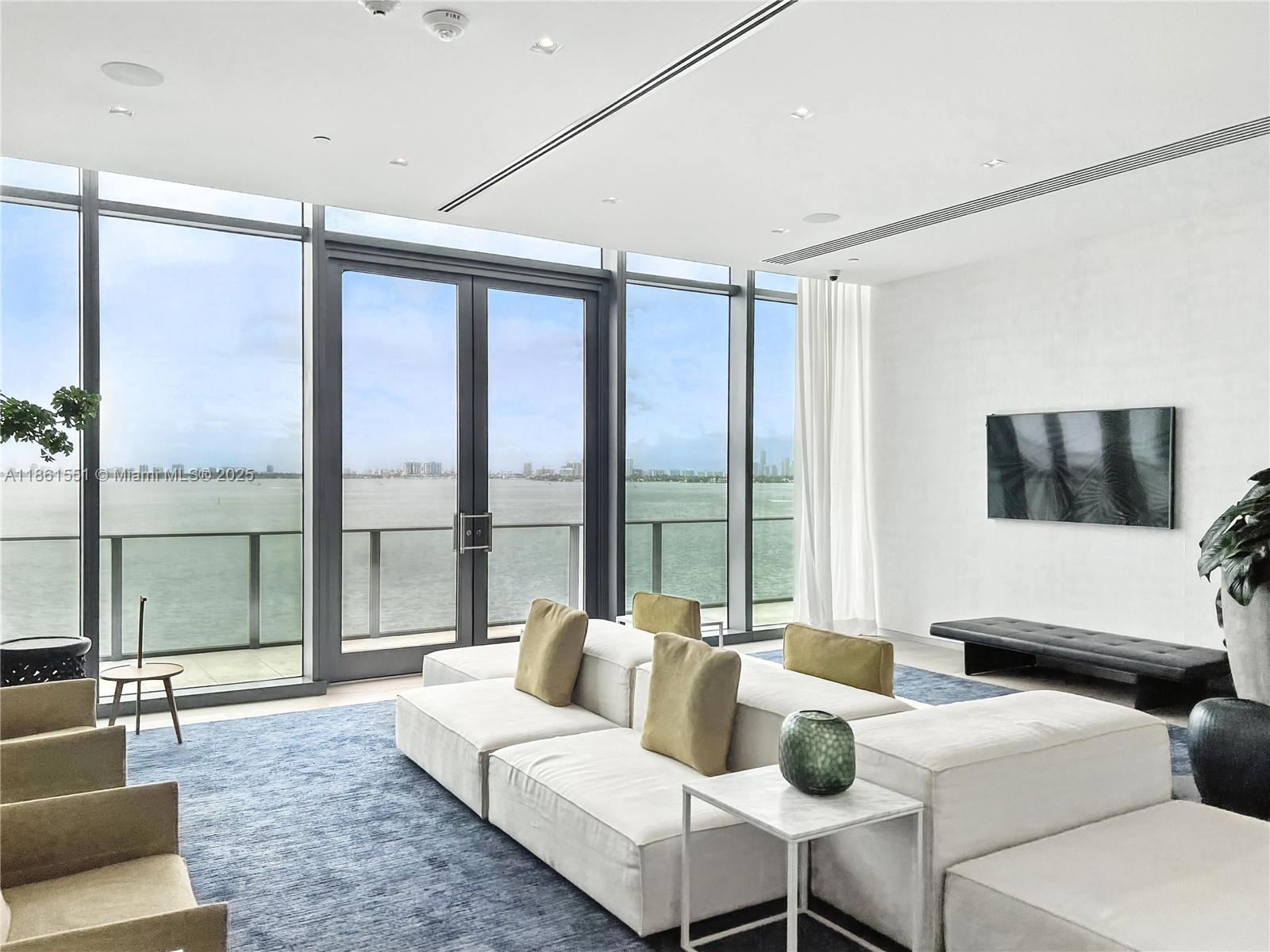 ONE PARAISO - Residential