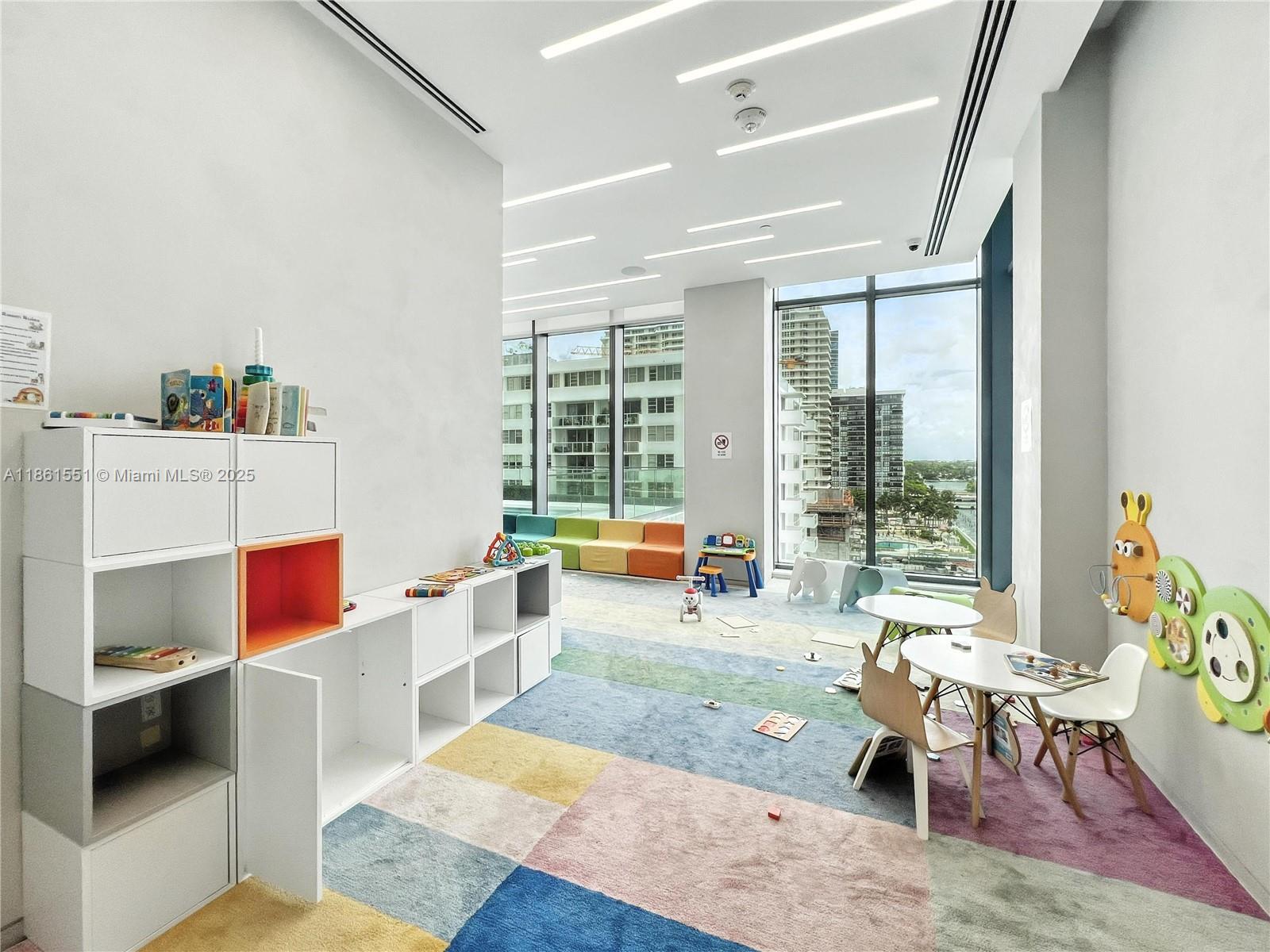 ONE PARAISO - Residential