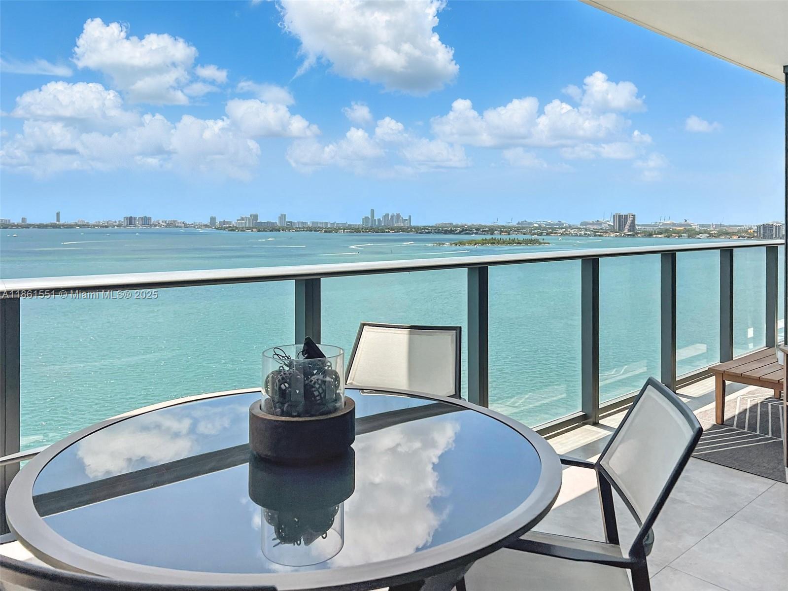 ONE PARAISO - Residential