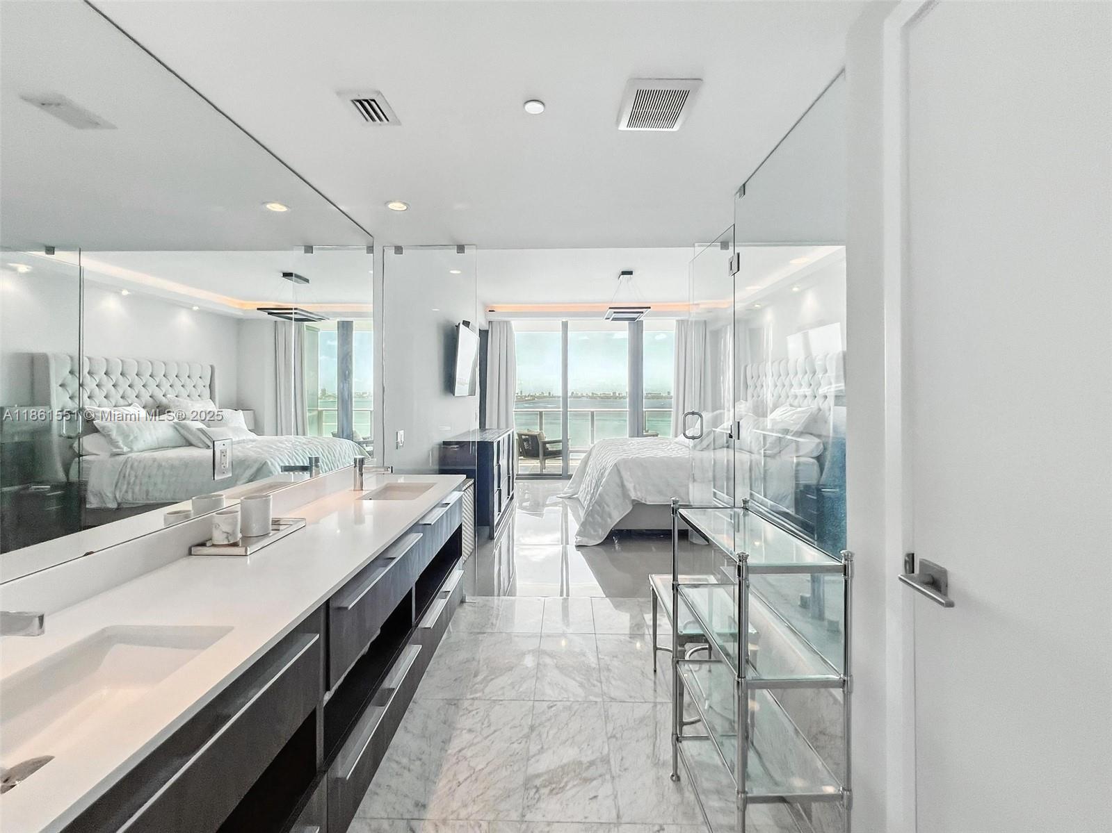 ONE PARAISO - Residential