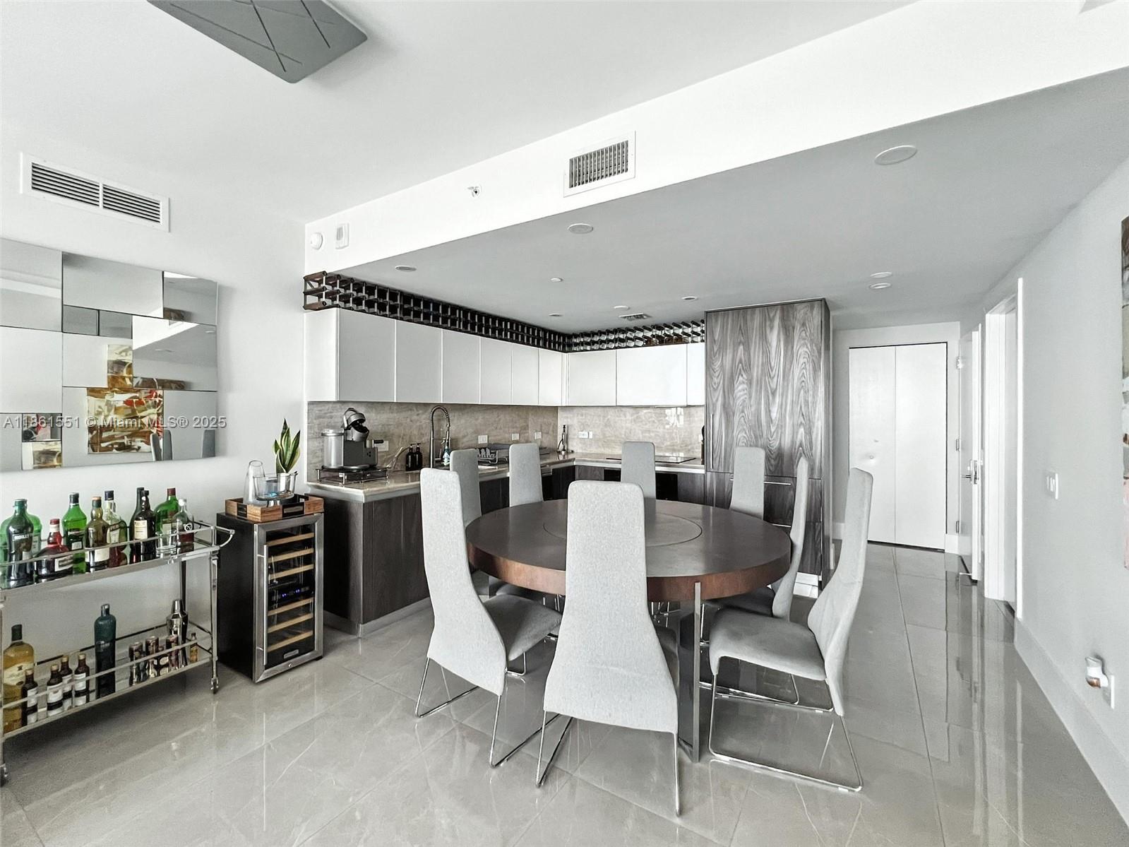 ONE PARAISO - Residential