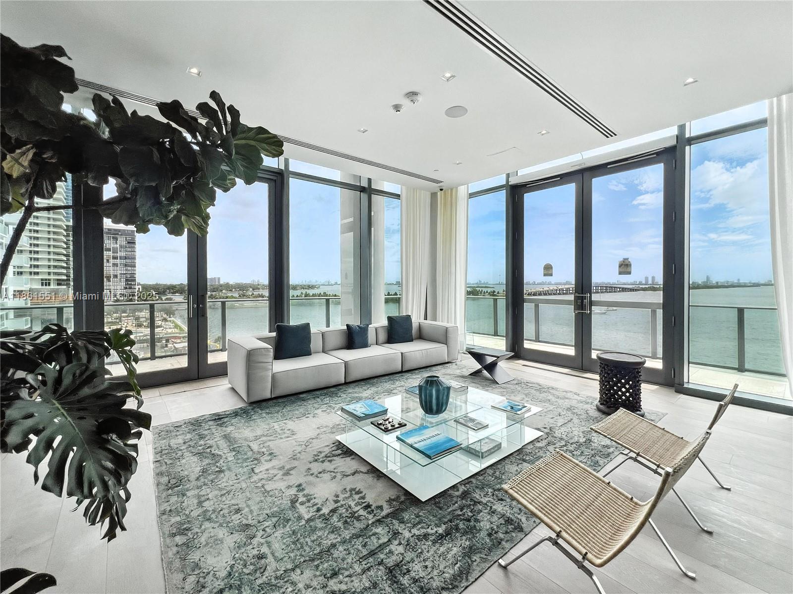 ONE PARAISO - Residential