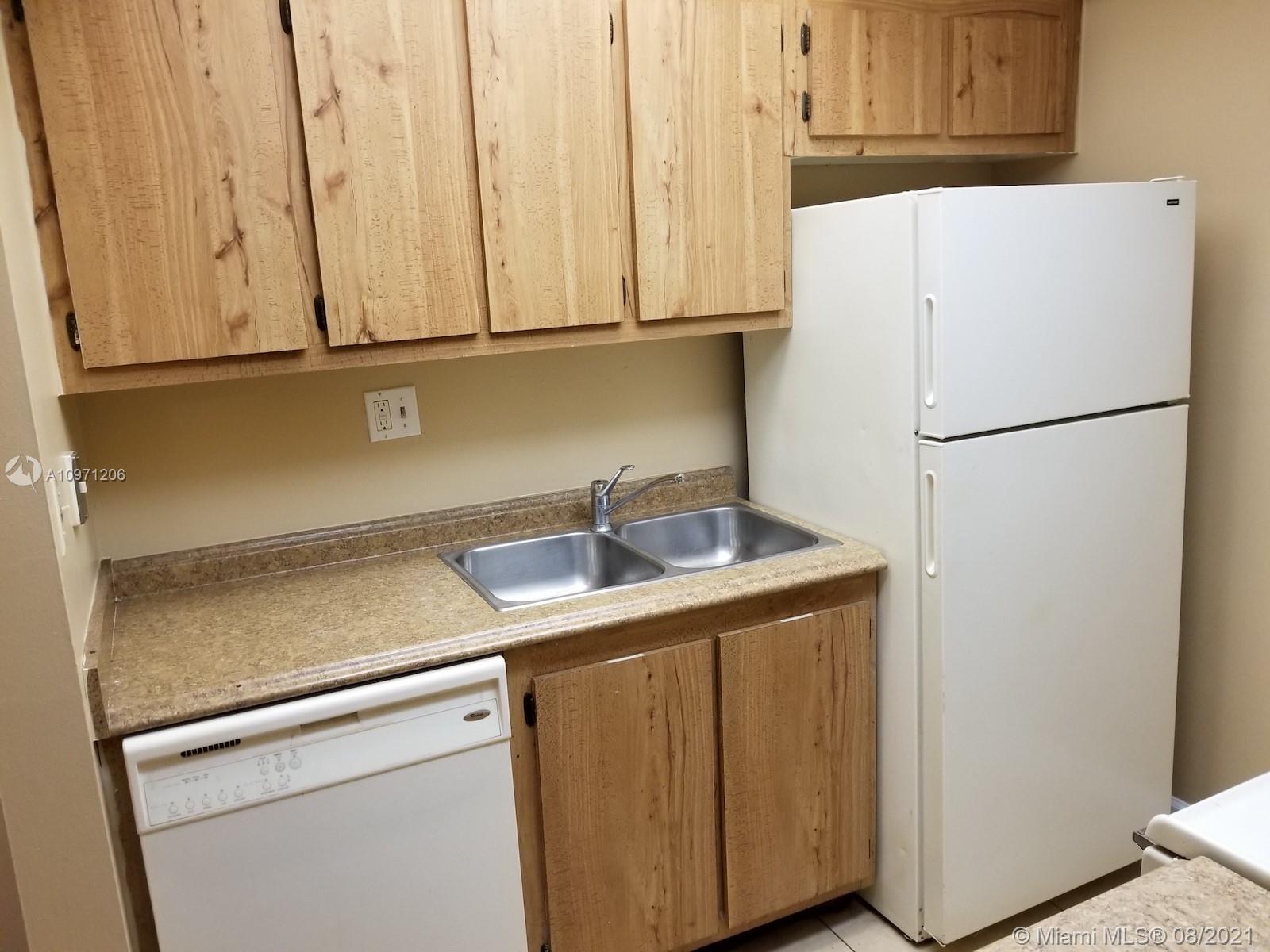 PRESIDENTIAL GOLFVIEW CON - Residential