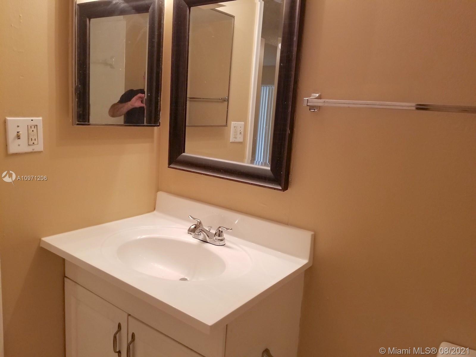 PRESIDENTIAL GOLFVIEW CON - Residential