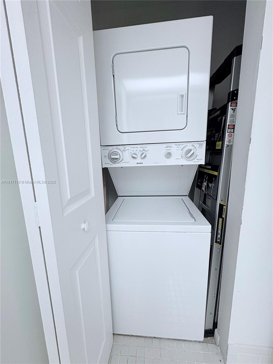 CAMBRIDGE AT CENTURY VILL - Residential