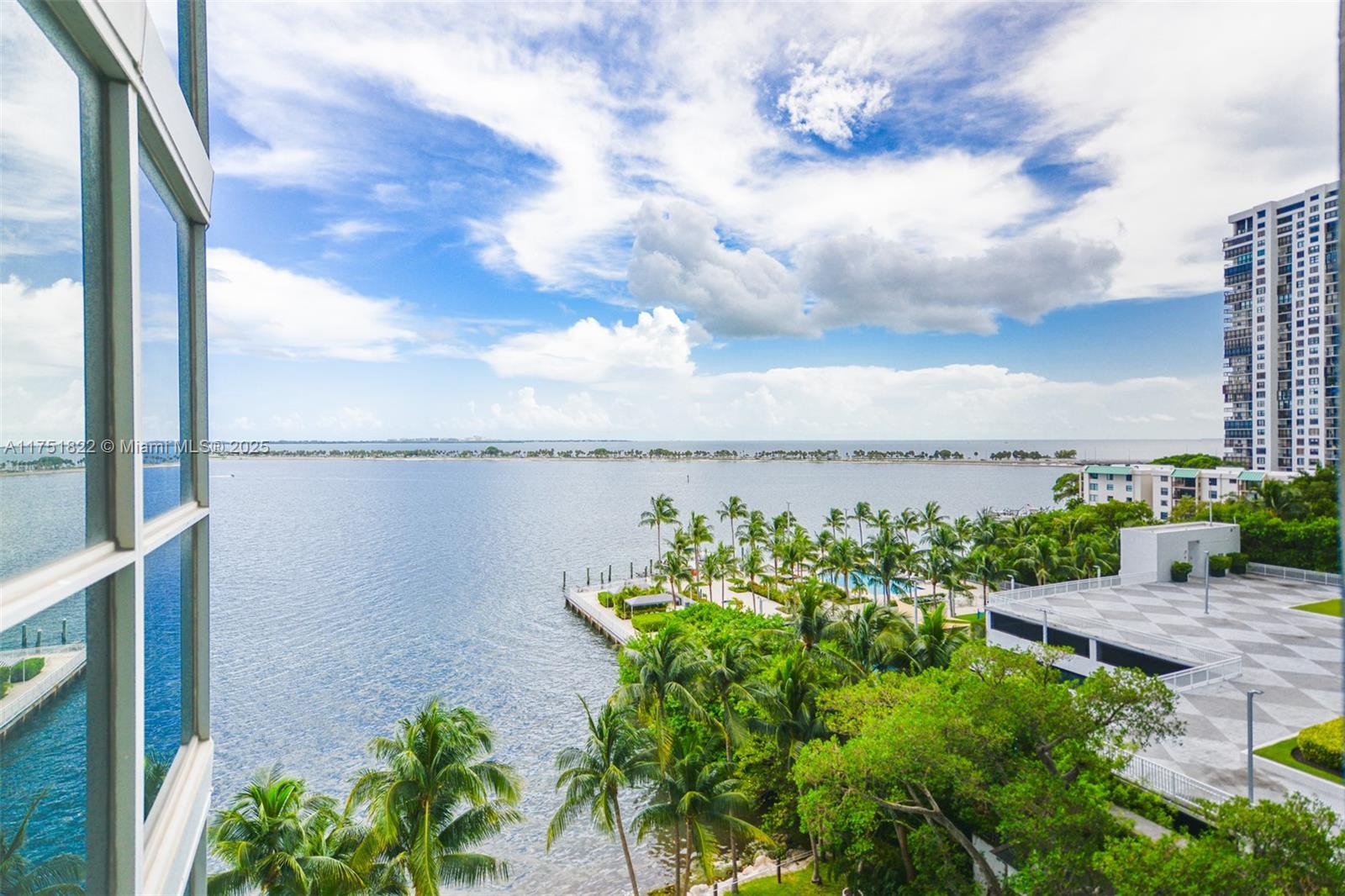 ATLANTIS ON BRICKELL COND - Residential