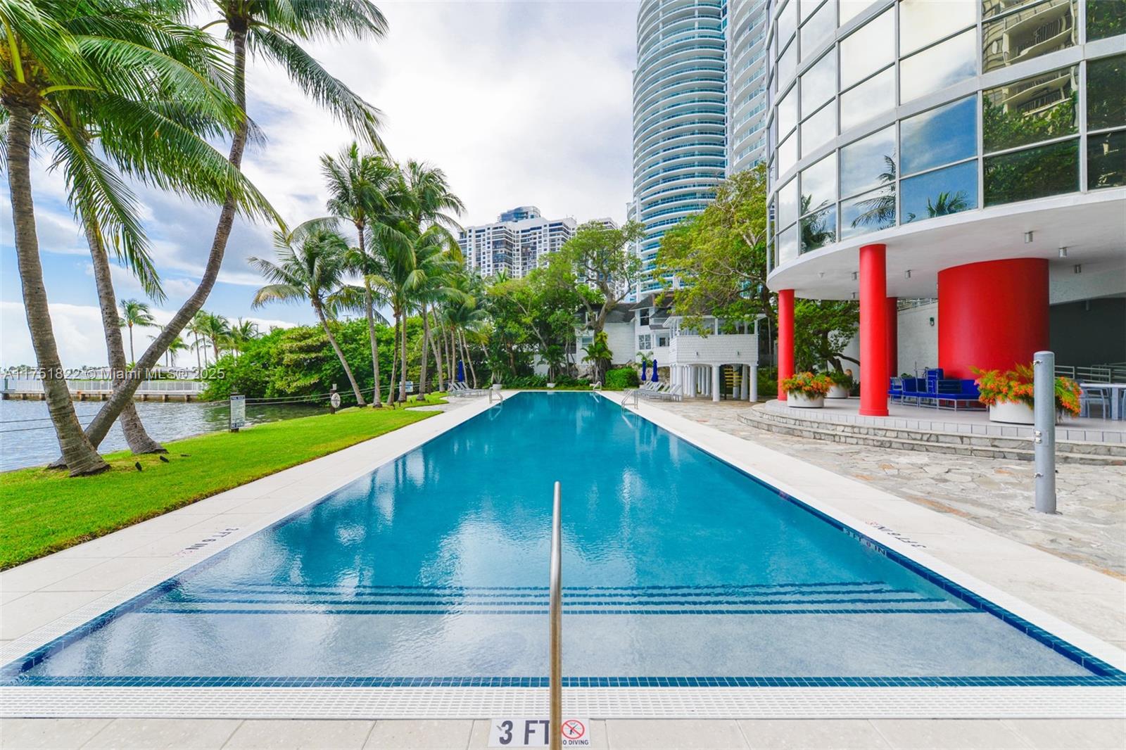 ATLANTIS ON BRICKELL COND - Residential