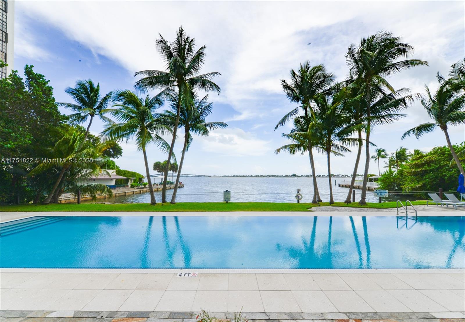 ATLANTIS ON BRICKELL COND - Residential