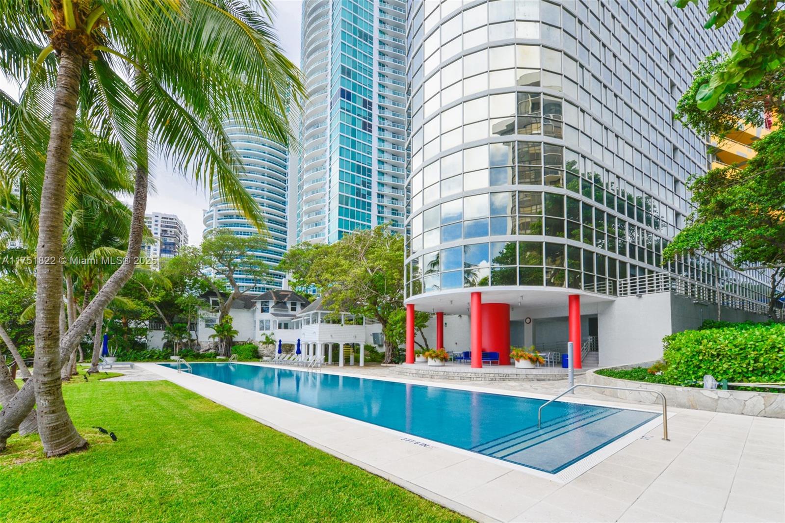ATLANTIS ON BRICKELL COND - Residential