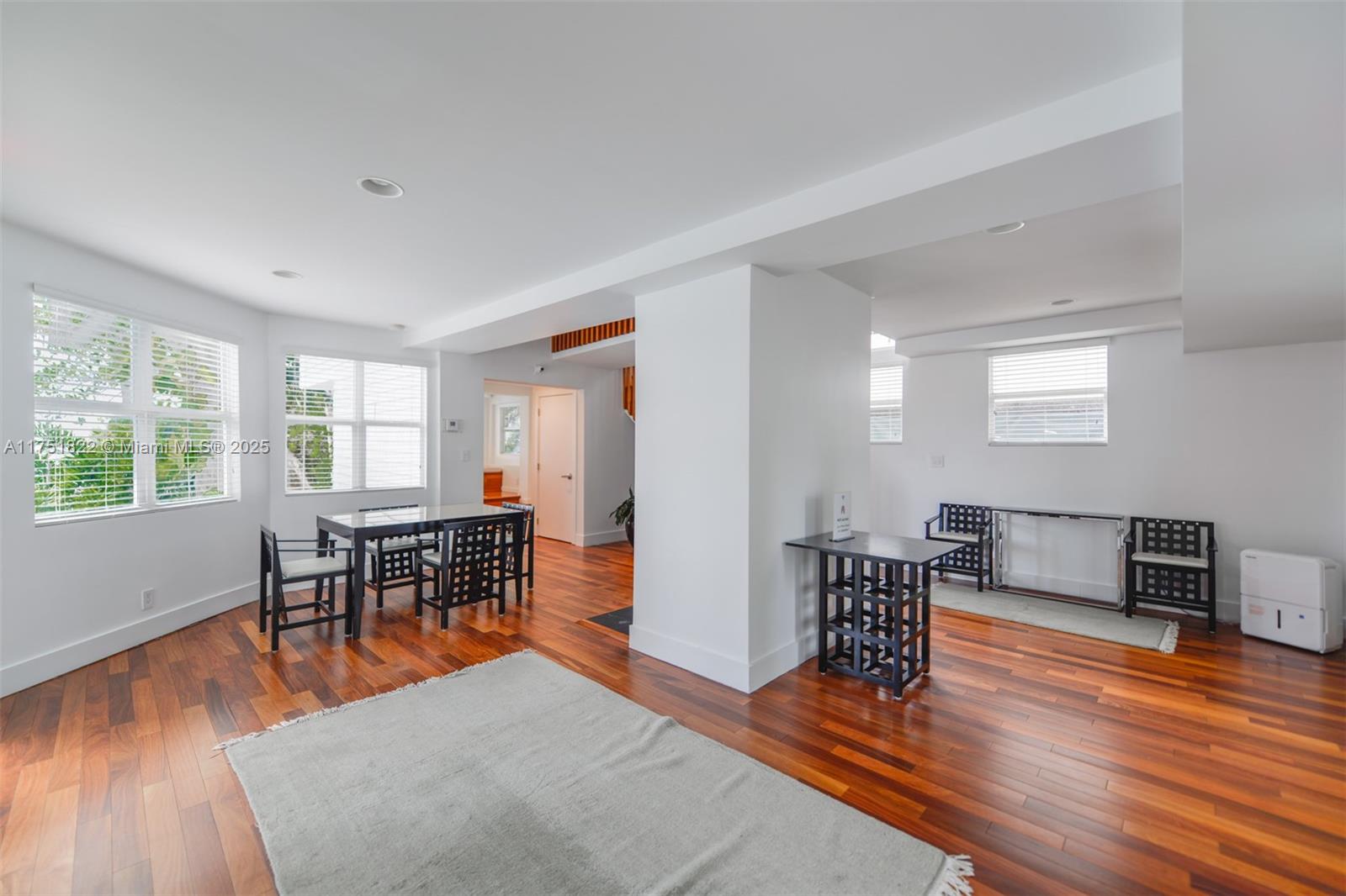 ATLANTIS ON BRICKELL COND - Residential