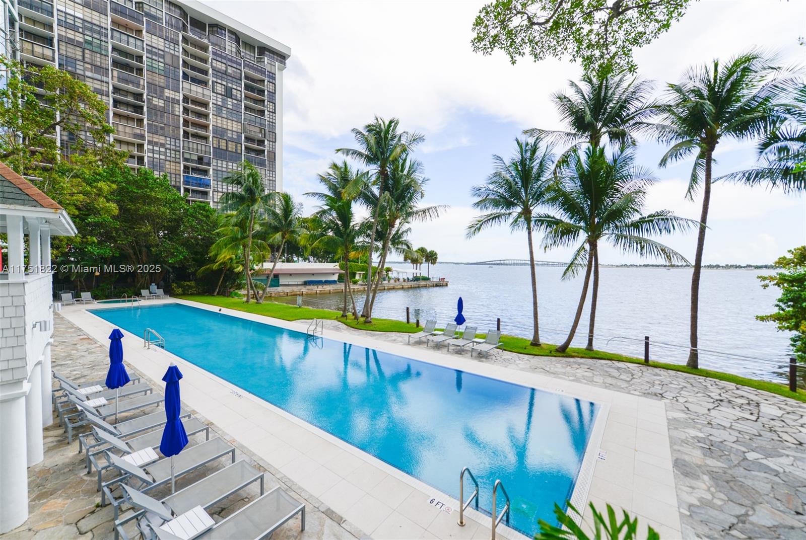 ATLANTIS ON BRICKELL COND - Residential